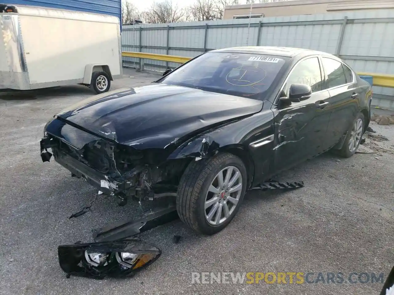 2 Фотография поврежденного автомобиля SAJAR4FX7KCP50679 JAGUAR XE 2019