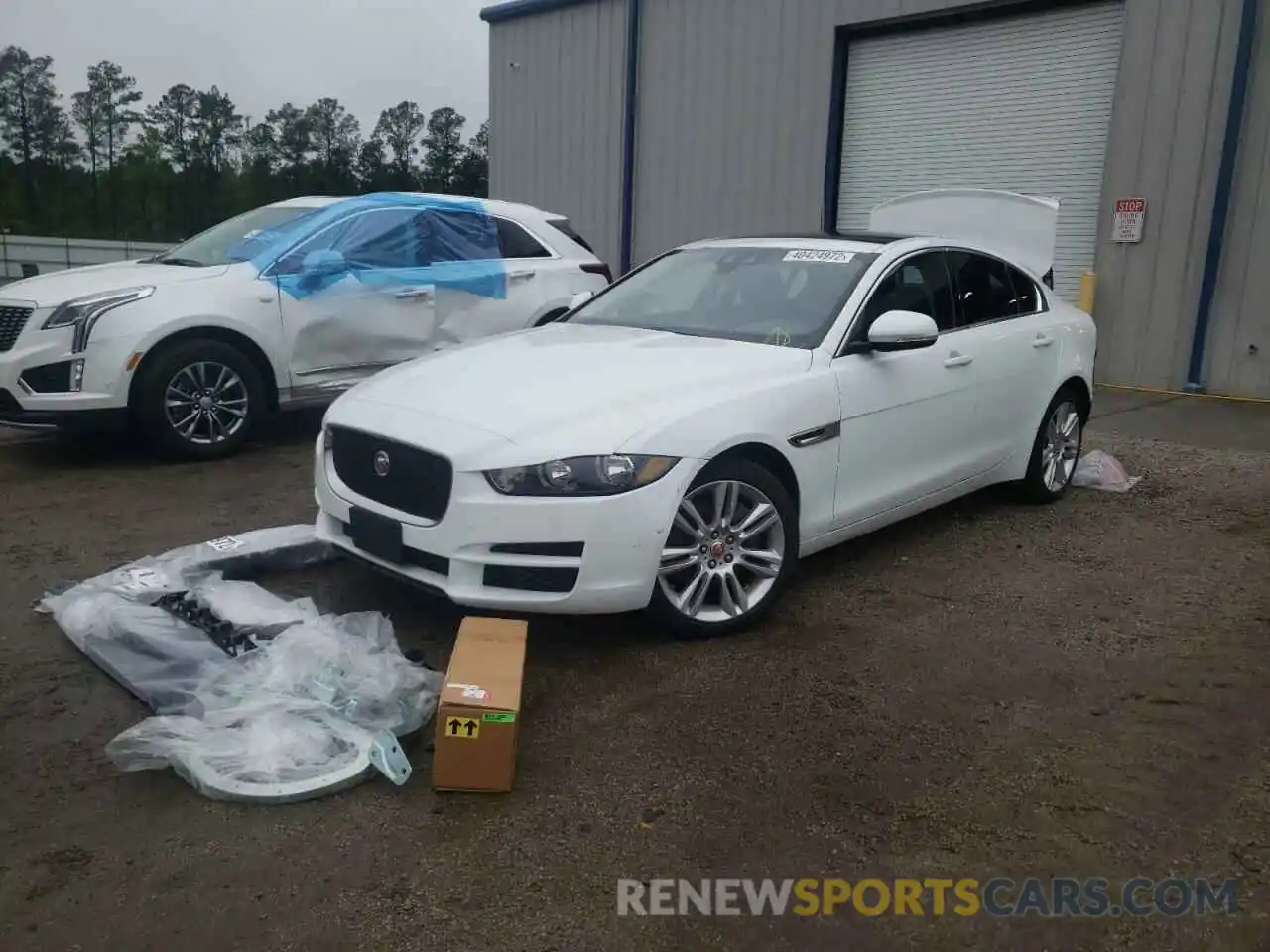 2 Фотография поврежденного автомобиля SAJAR4FX7KCP52061 JAGUAR XE 2019