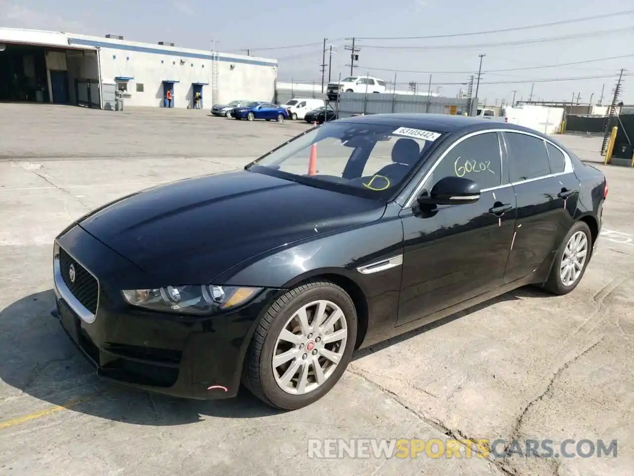 2 Фотография поврежденного автомобиля SAJAR4FX8KCP49962 JAGUAR XE 2019