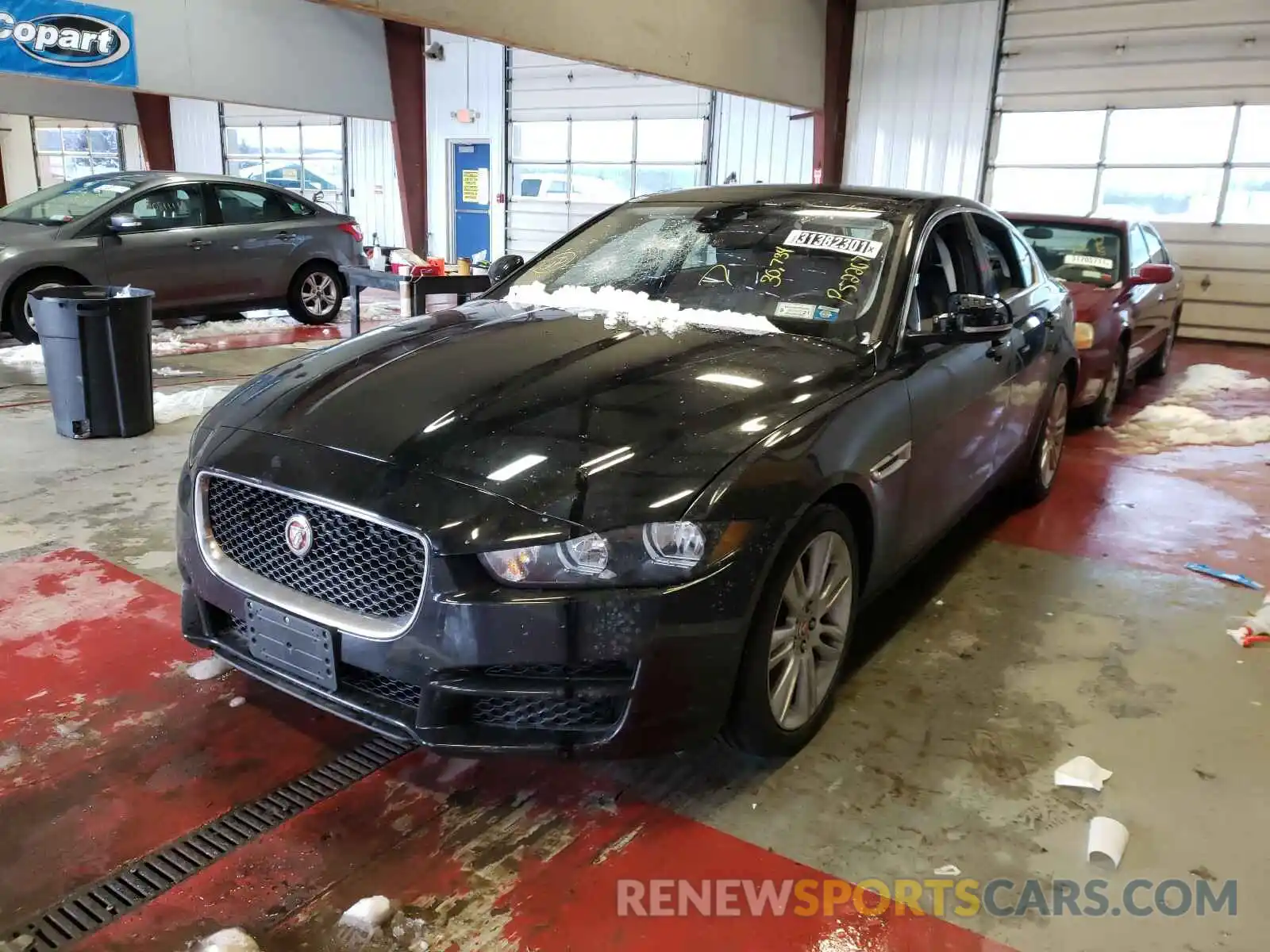 2 Фотография поврежденного автомобиля SAJAR4FX9KCP52207 JAGUAR XE 2019