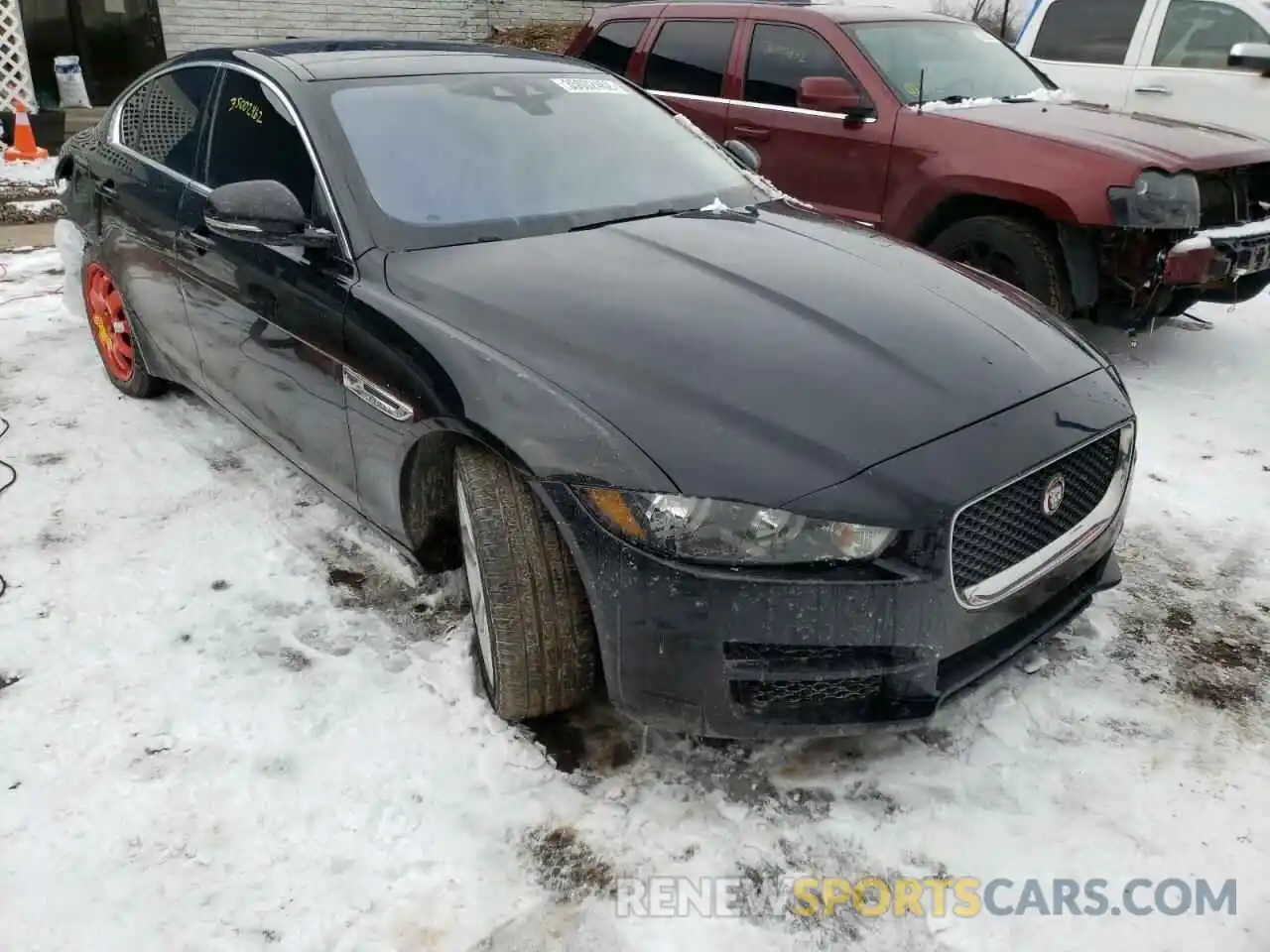 1 Фотография поврежденного автомобиля SAJAR4FX9KCP52546 JAGUAR XE 2019