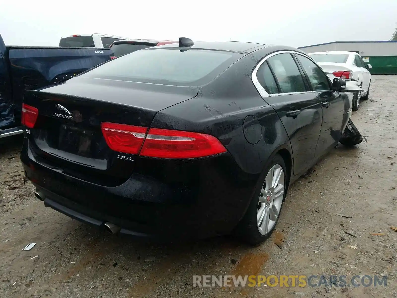 4 Фотография поврежденного автомобиля SAJAR4FX9KCP52594 JAGUAR XE 2019