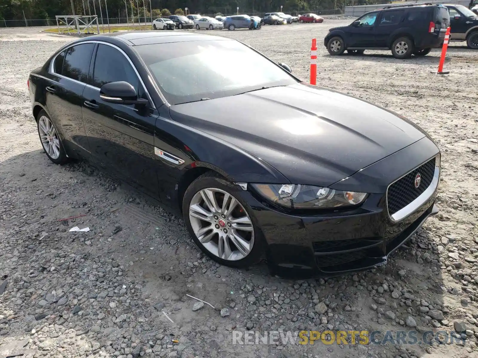 1 Фотография поврежденного автомобиля SAJAR4FXXKCP52491 JAGUAR XE 2019