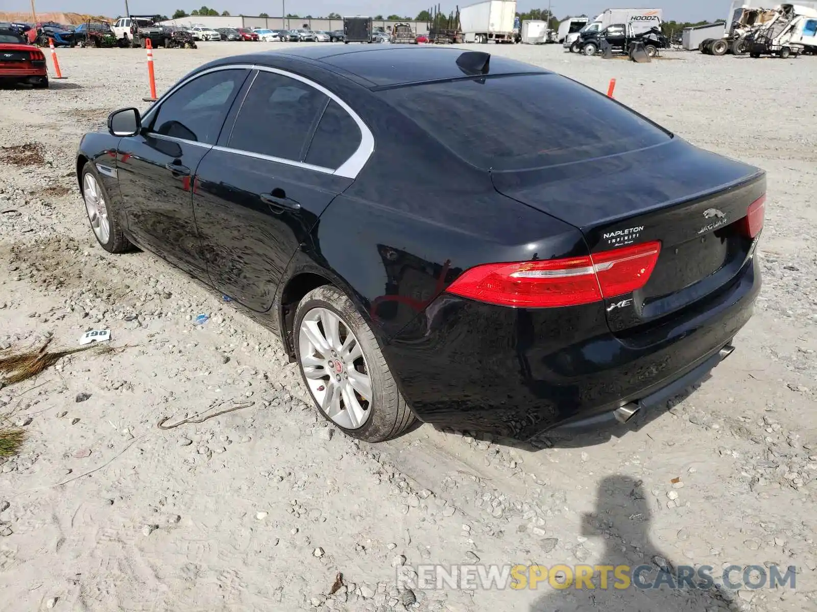 3 Фотография поврежденного автомобиля SAJAR4FXXKCP52491 JAGUAR XE 2019