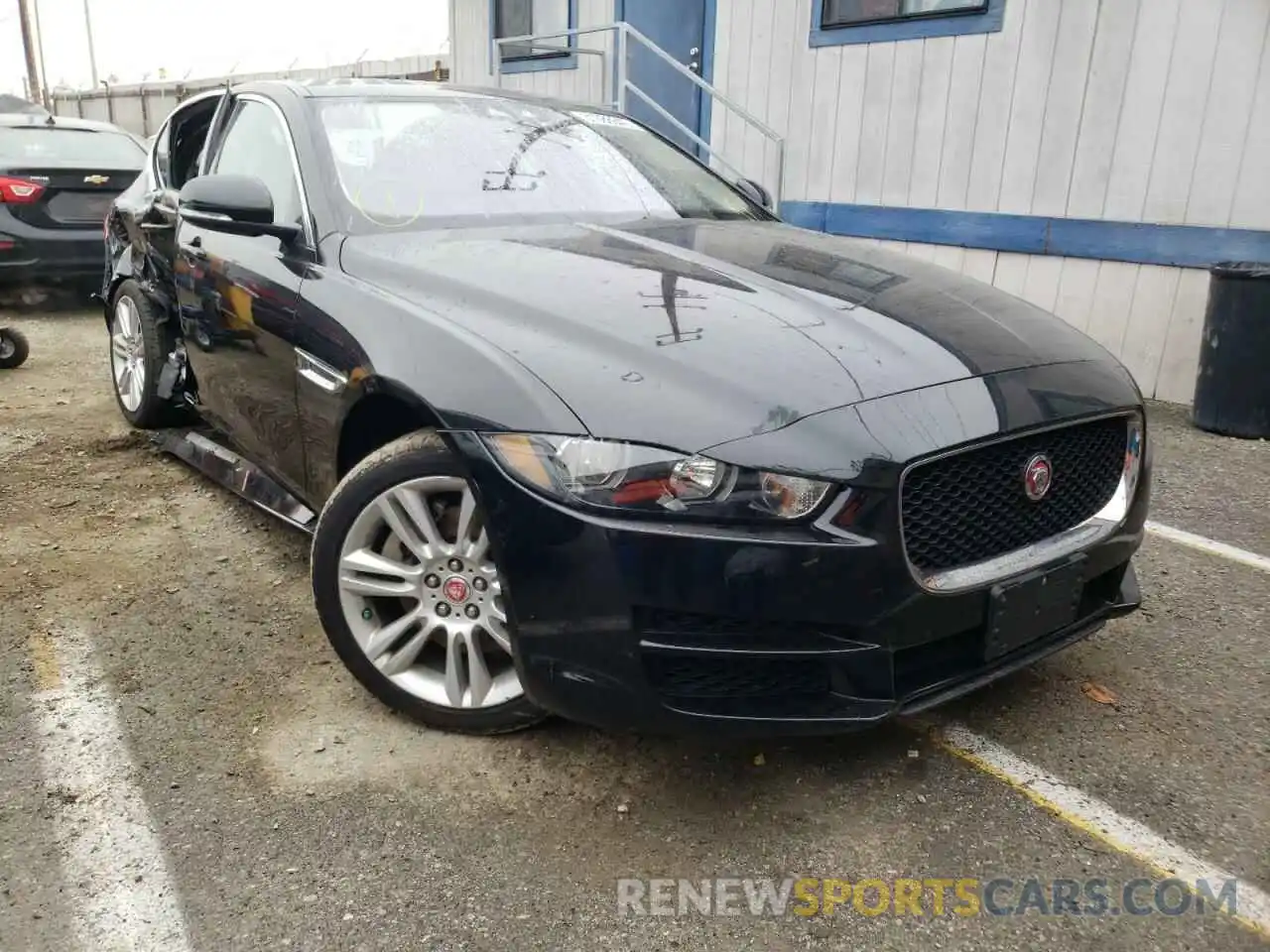 1 Фотография поврежденного автомобиля SAJAS4FX1KCP52772 JAGUAR XE 2019