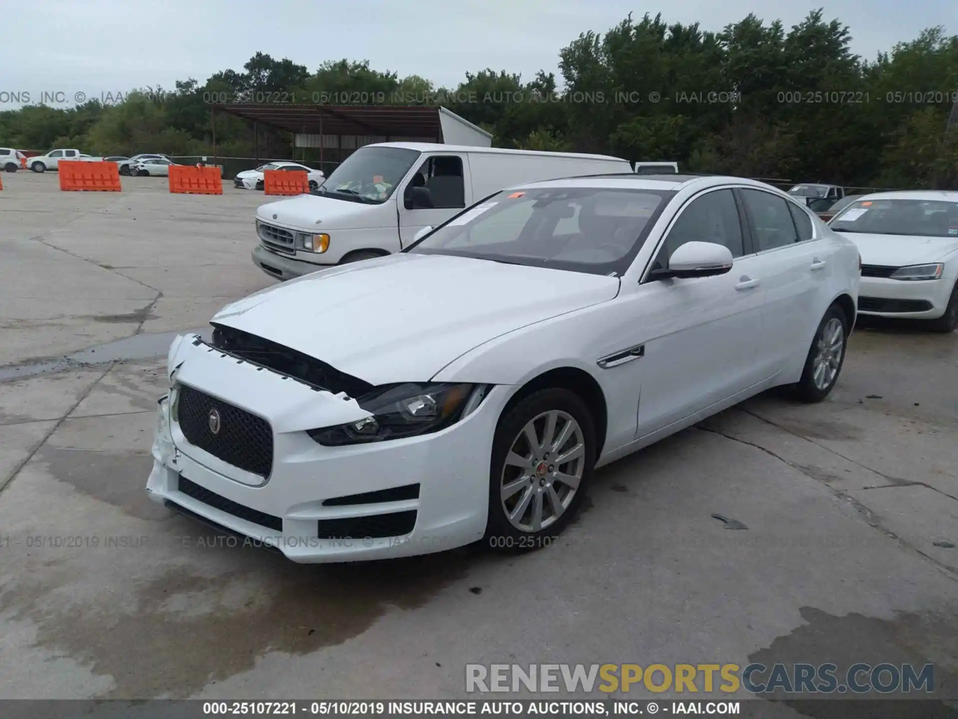 2 Photograph of a damaged car SAJAS4FX2KCP49069 JAGUAR XE 2019