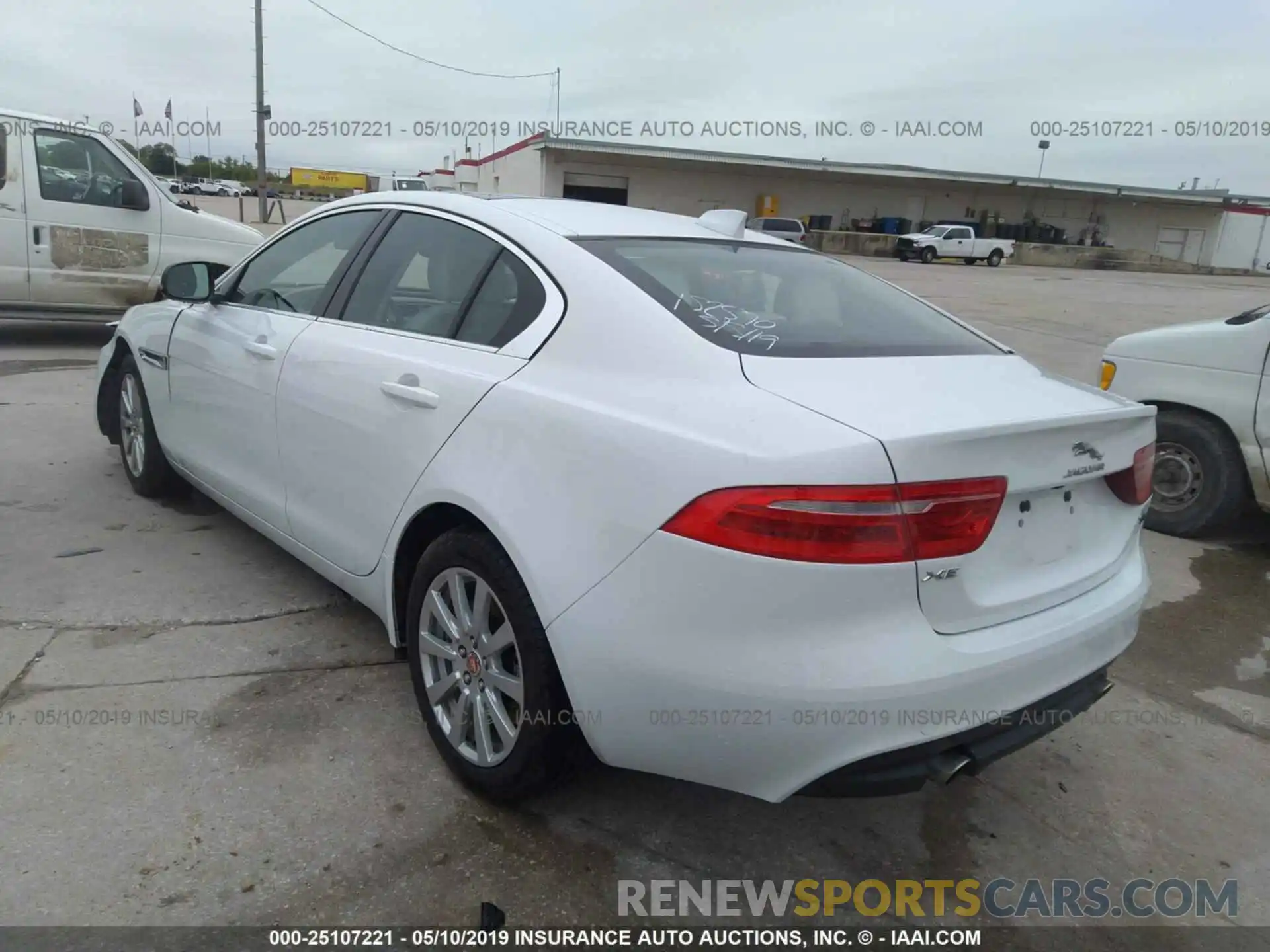 3 Photograph of a damaged car SAJAS4FX2KCP49069 JAGUAR XE 2019