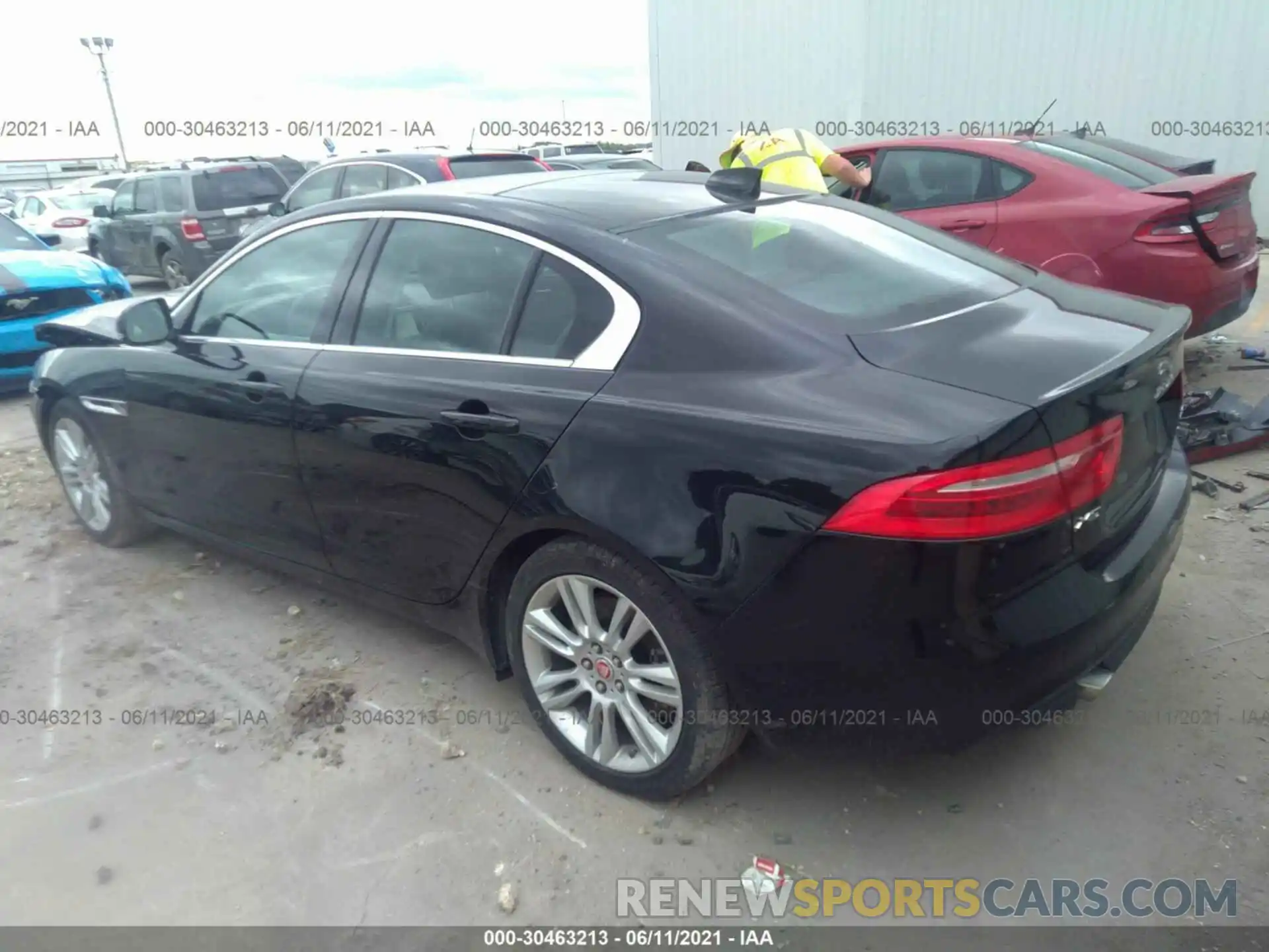 3 Фотография поврежденного автомобиля SAJAS4FX5KCP52841 JAGUAR XE 2019