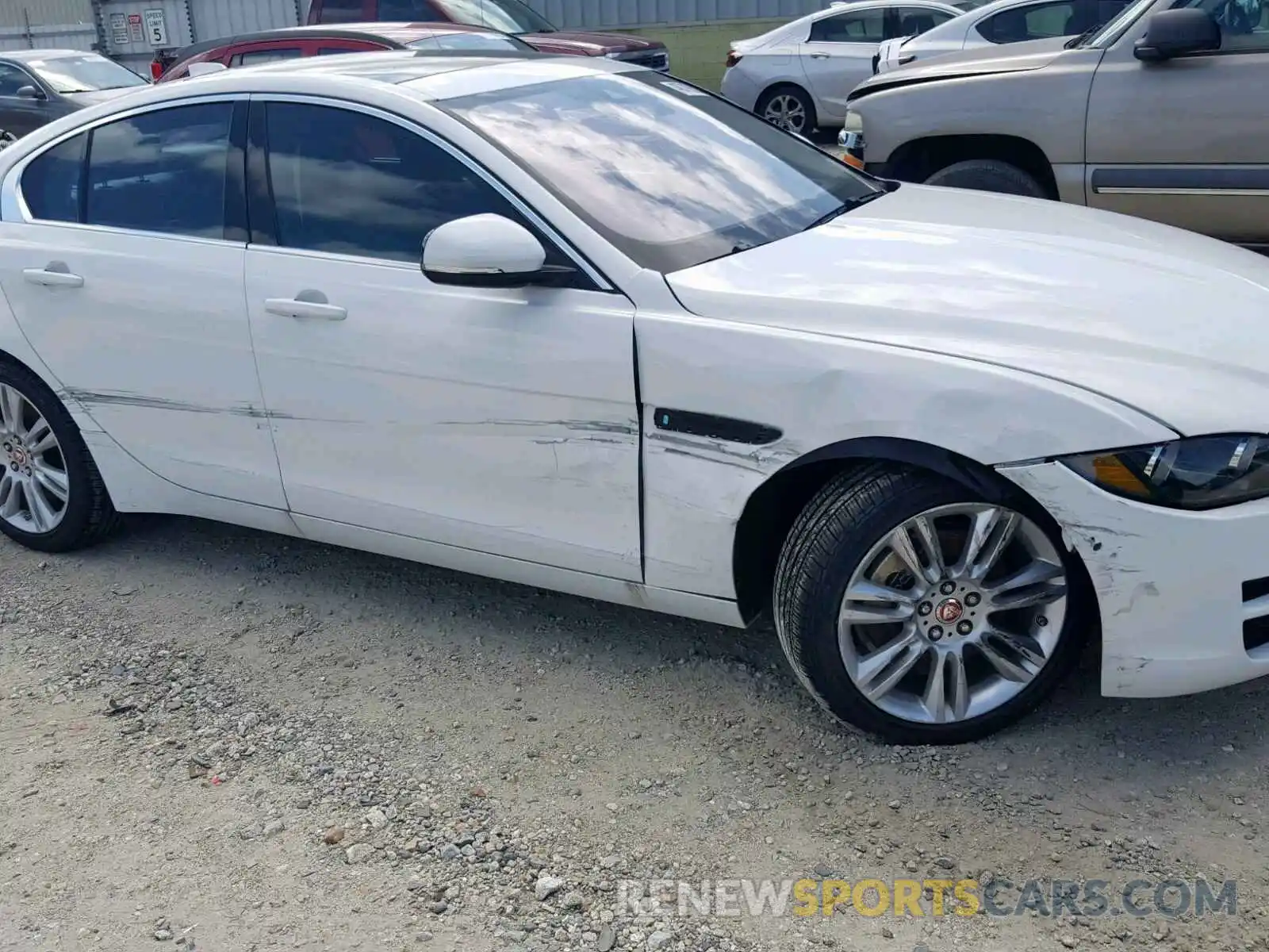 9 Photograph of a damaged car SAJAS4FX6KCP52587 JAGUAR XE 2019