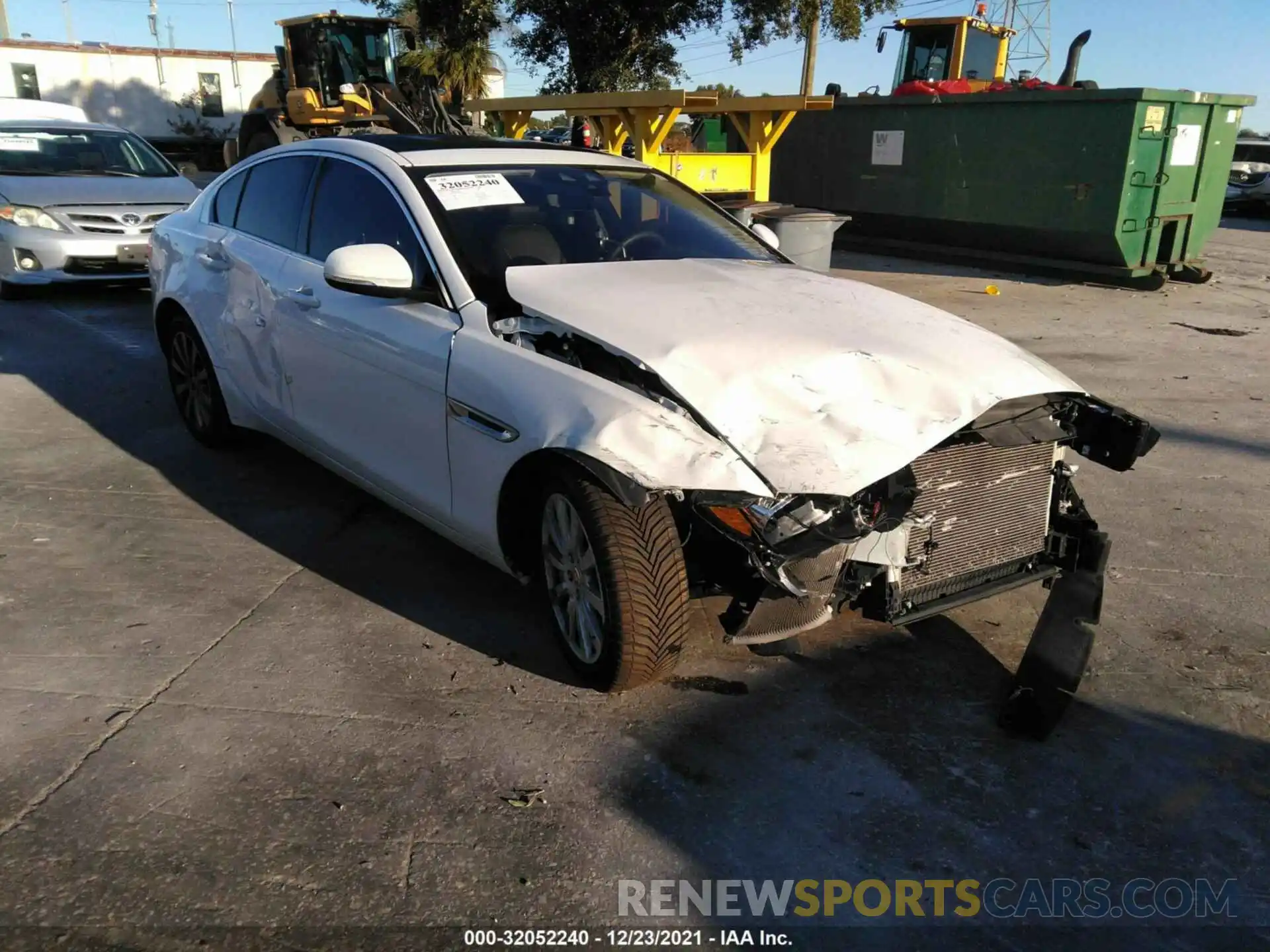 1 Photograph of a damaged car SAJAS4FXXKCP52494 JAGUAR XE 2019