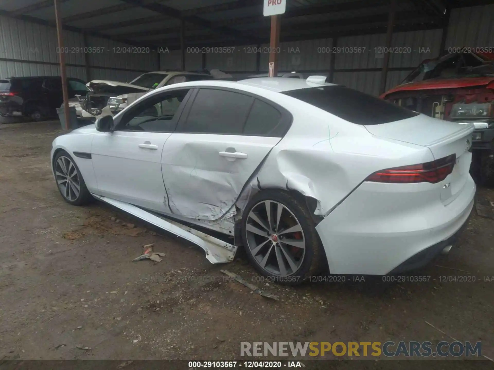 3 Фотография поврежденного автомобиля SAJAE4FX9LCP58537 JAGUAR XE 2020