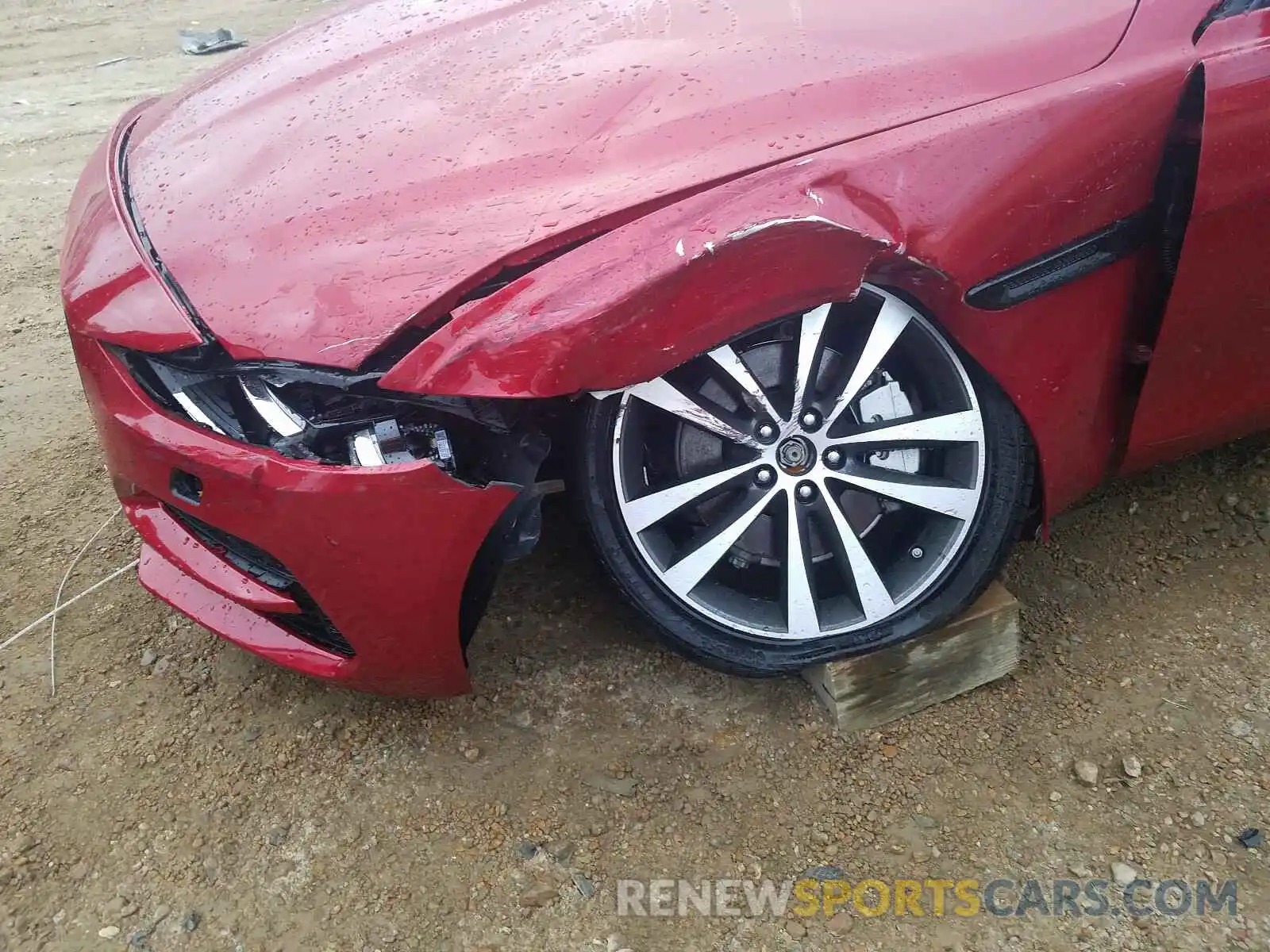 9 Photograph of a damaged car SAJAJ4FX1LCP64330 JAGUAR XE 2020