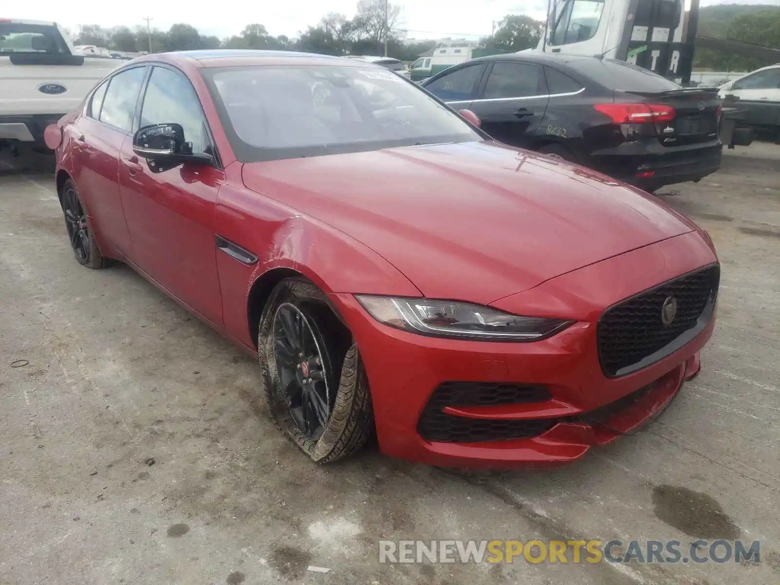 1 Фотография поврежденного автомобиля SAJAJ4FX7LCP64087 JAGUAR XE 2020