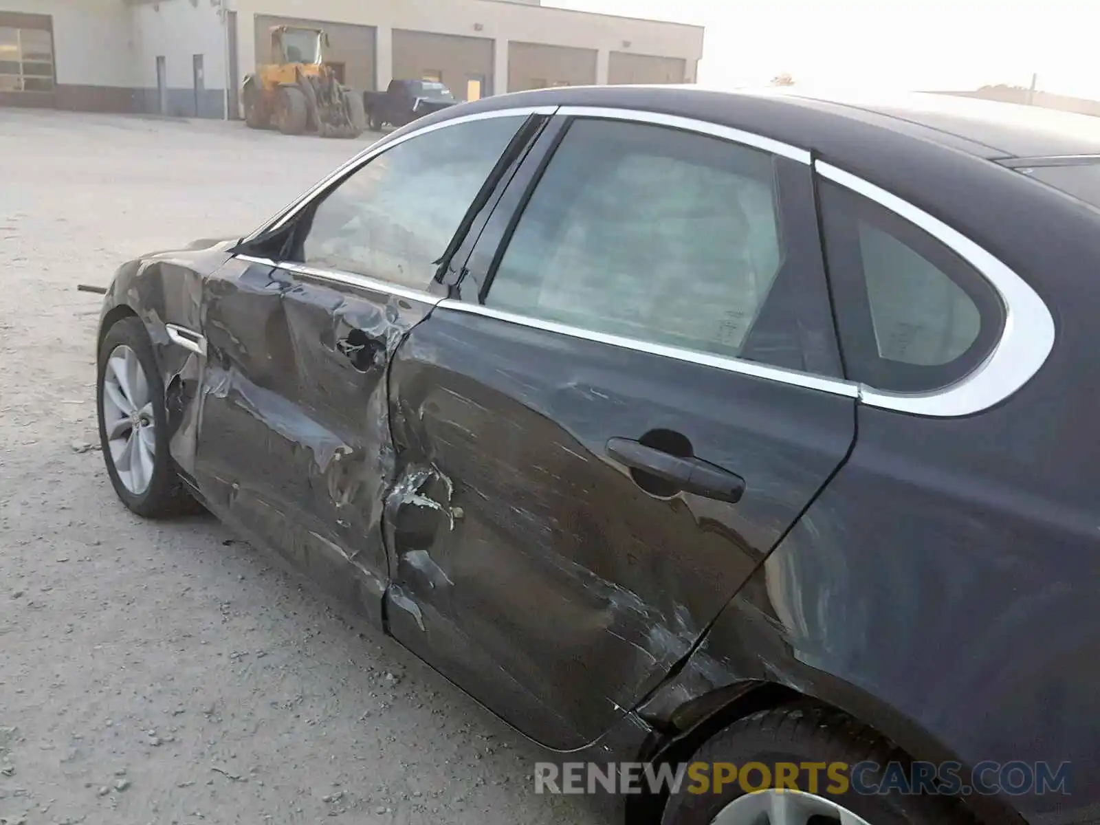 10 Photograph of a damaged car SAJBD4FX0KCY79009 JAGUAR XF 2019