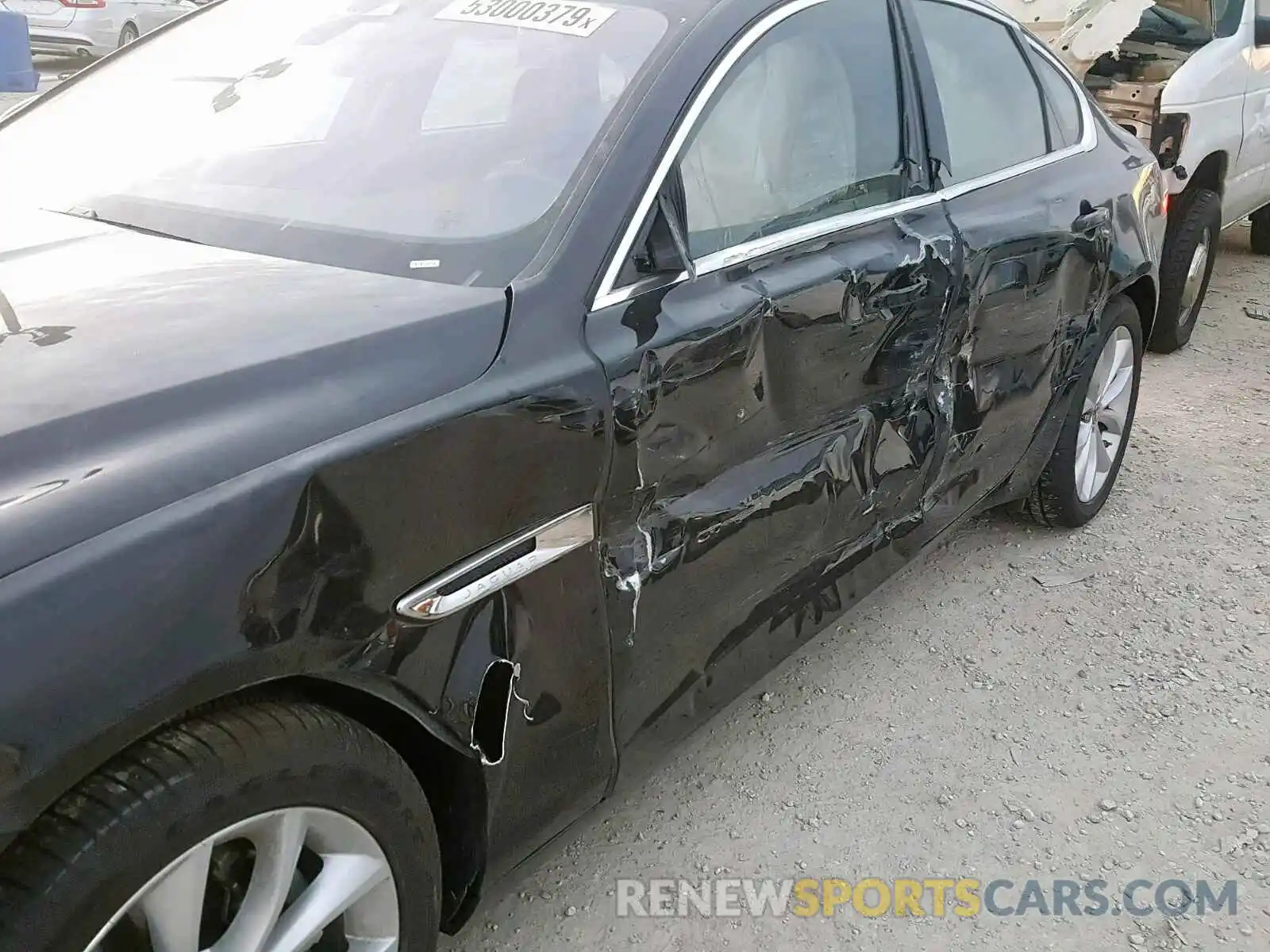 9 Photograph of a damaged car SAJBD4FX0KCY79009 JAGUAR XF 2019