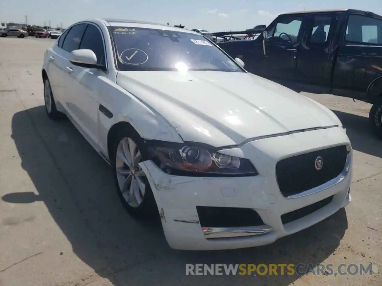 1 Фотография поврежденного автомобиля SAJBD4FX2KCY79304 JAGUAR XF 2019