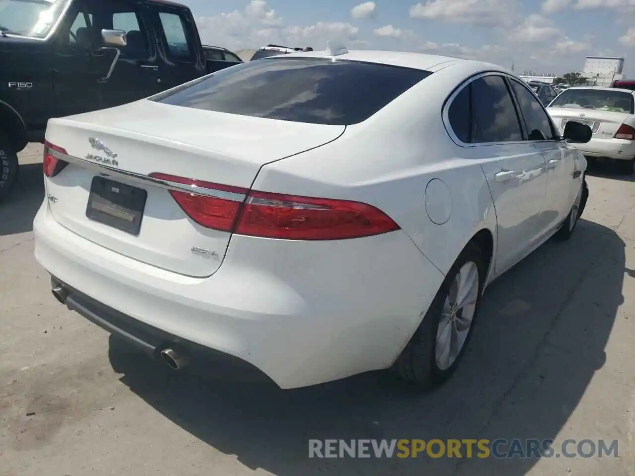 4 Фотография поврежденного автомобиля SAJBD4FX2KCY79304 JAGUAR XF 2019