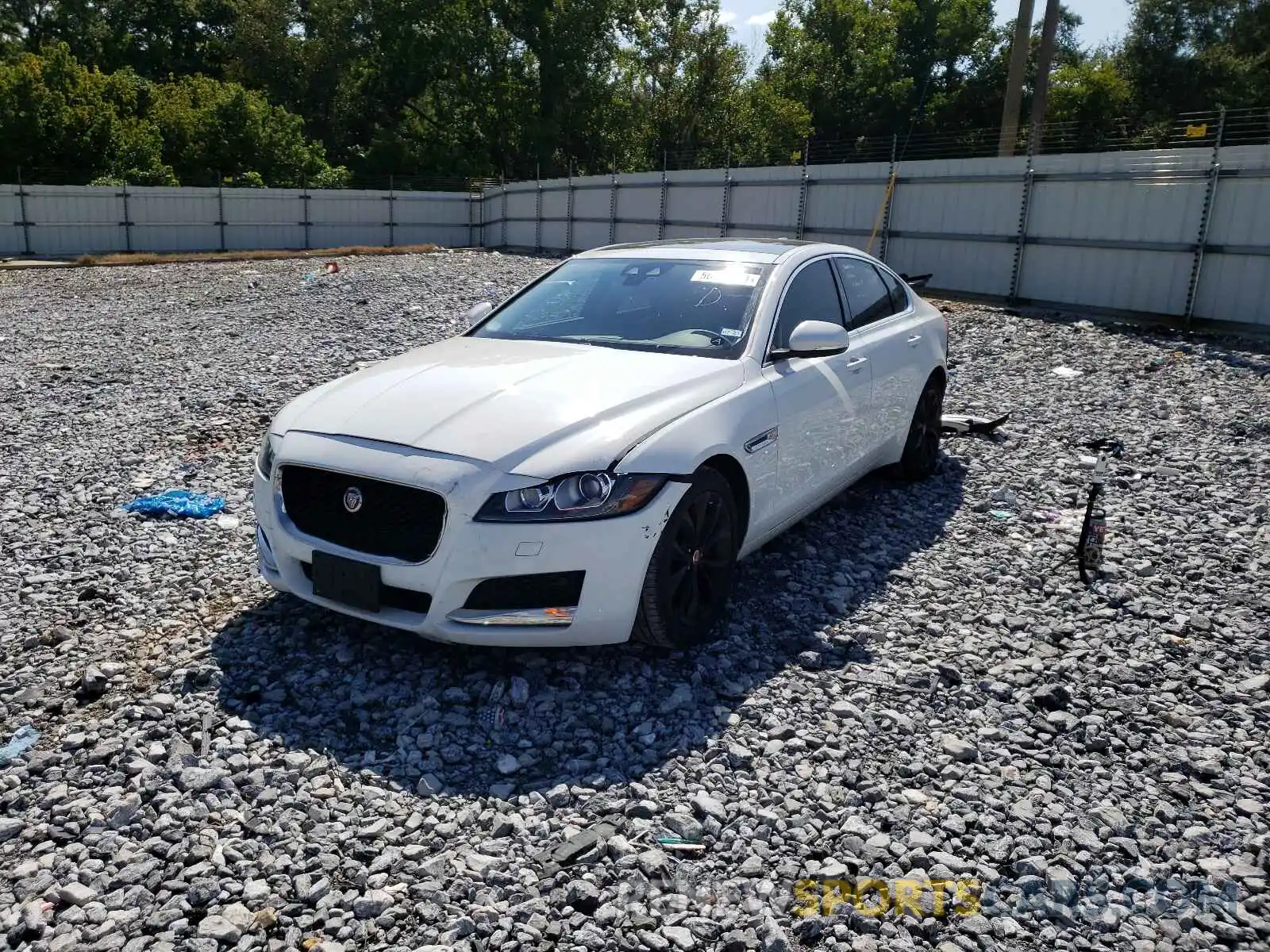 2 Фотография поврежденного автомобиля SAJBD4FX2KCY79383 JAGUAR XF 2019