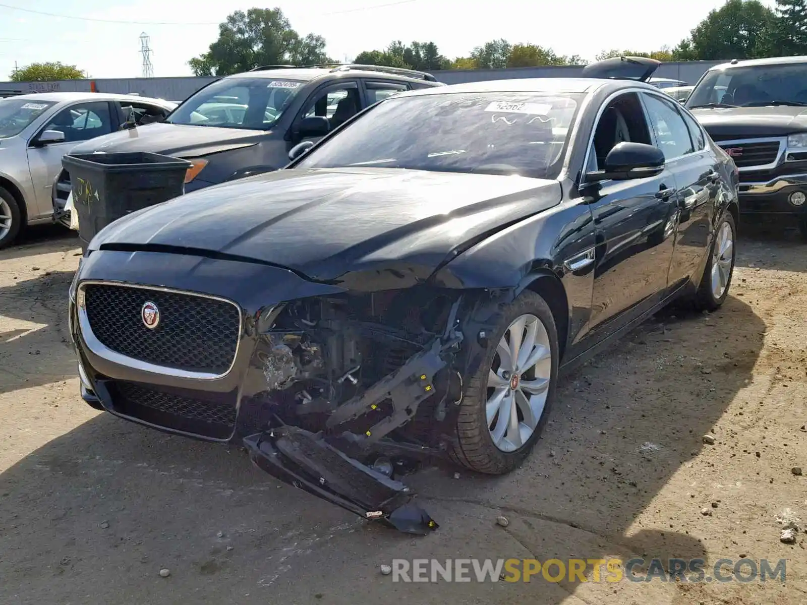 2 Фотография поврежденного автомобиля SAJBD4FX4KCY79014 JAGUAR XF 2019