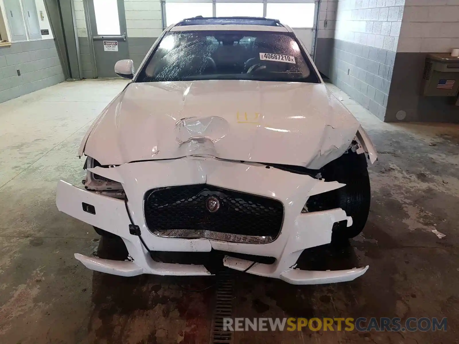 9 Photograph of a damaged car SAJBD4FX5KCY78860 JAGUAR XF 2019