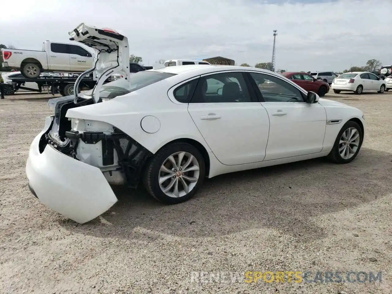 3 Фотография поврежденного автомобиля SAJBD4FX8KCY78724 JAGUAR XF 2019