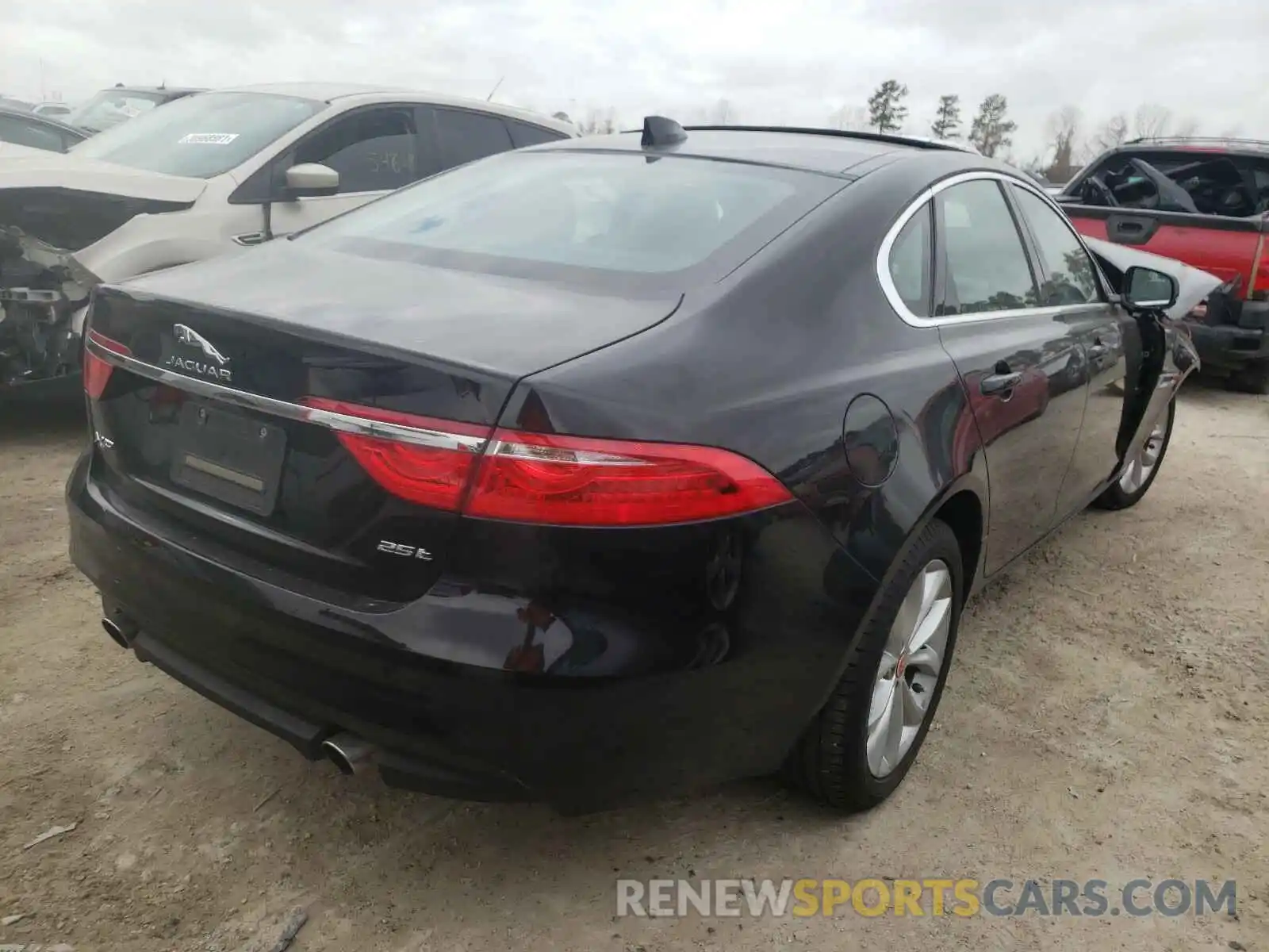 4 Photograph of a damaged car SAJBD4FX8KCY79436 JAGUAR XF 2019