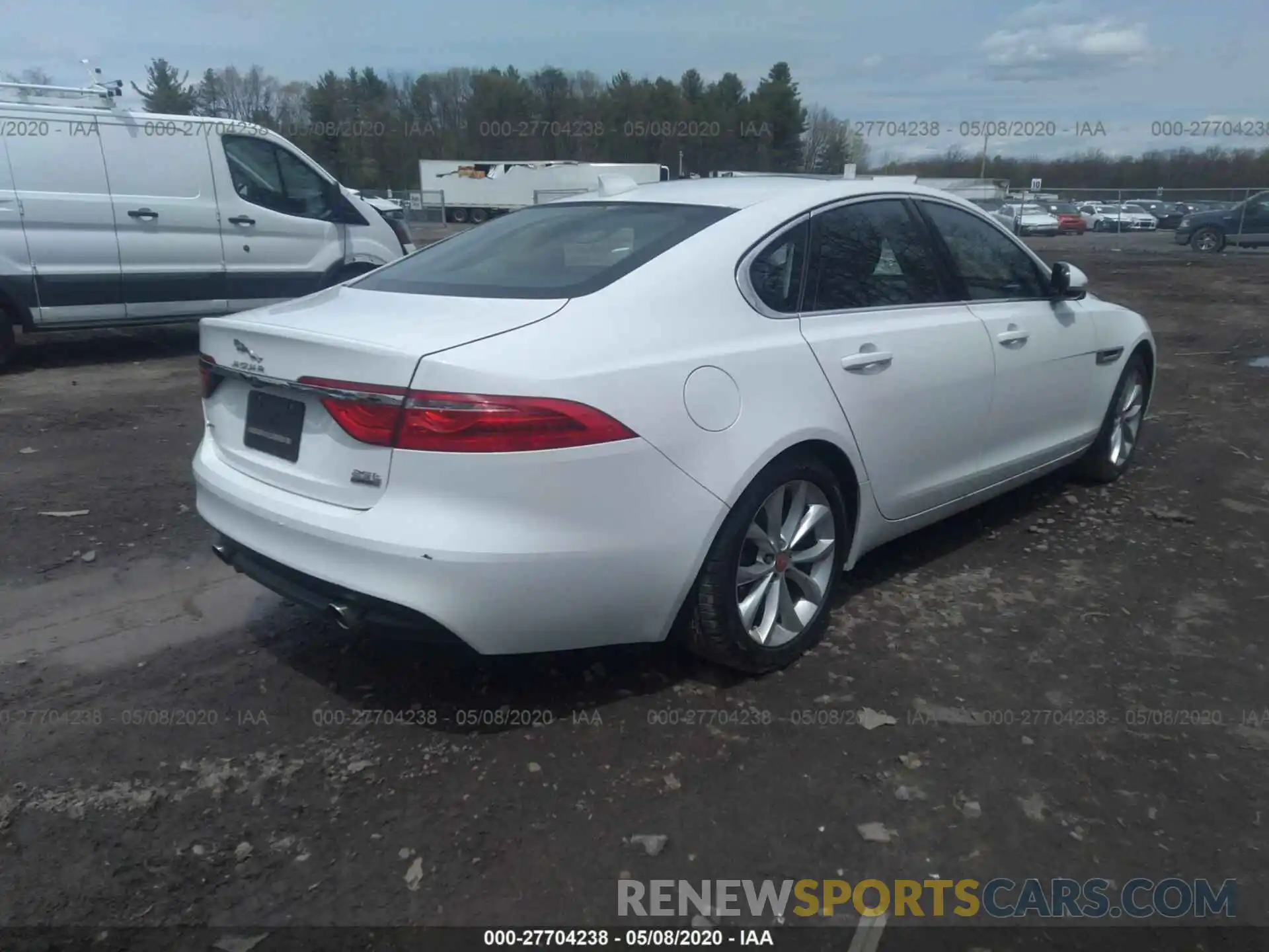 4 Фотография поврежденного автомобиля SAJBJ4FX2KCY79568 JAGUAR XF 2019