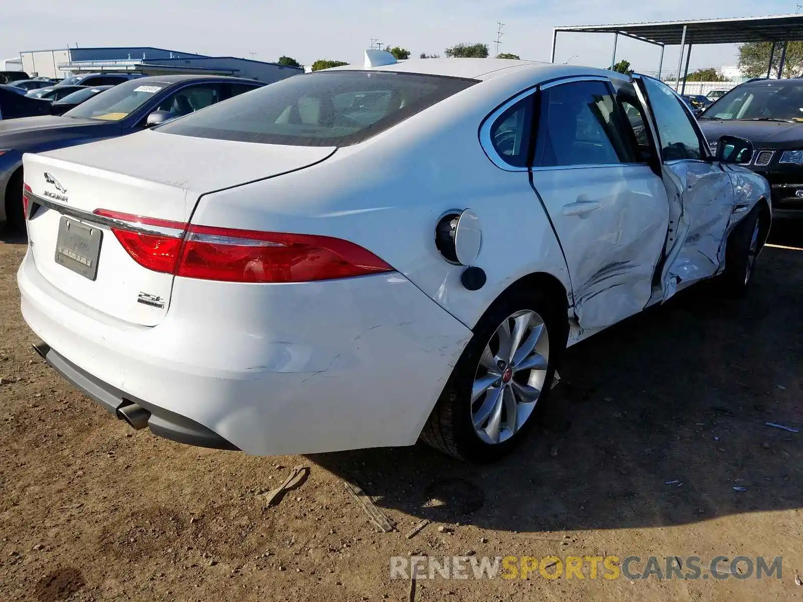 4 Photograph of a damaged car SAJBJ4FX5KCY79001 JAGUAR XF 2019