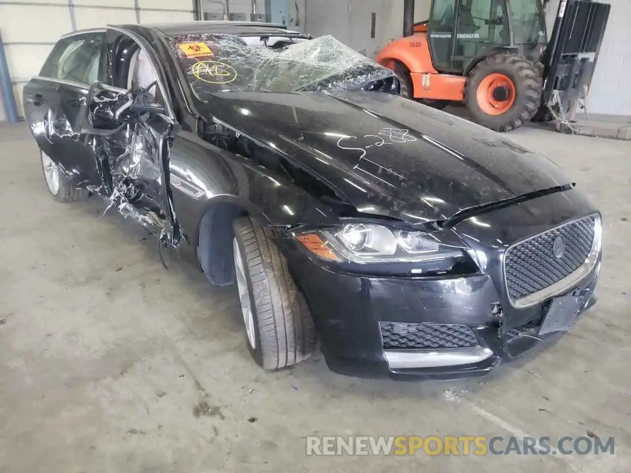 1 Photograph of a damaged car SAJBJ4FX6KCY79041 JAGUAR XF 2019