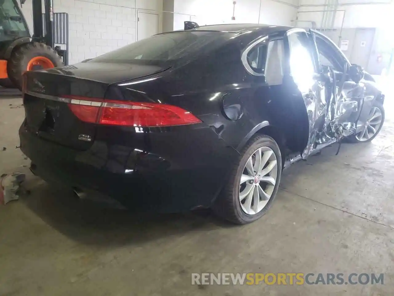 4 Photograph of a damaged car SAJBJ4FX6KCY79041 JAGUAR XF 2019