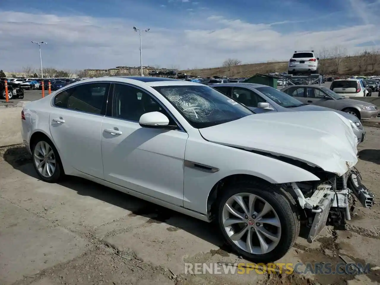 4 Фотография поврежденного автомобиля SAJBJ4FX8KCY79199 JAGUAR XF 2019