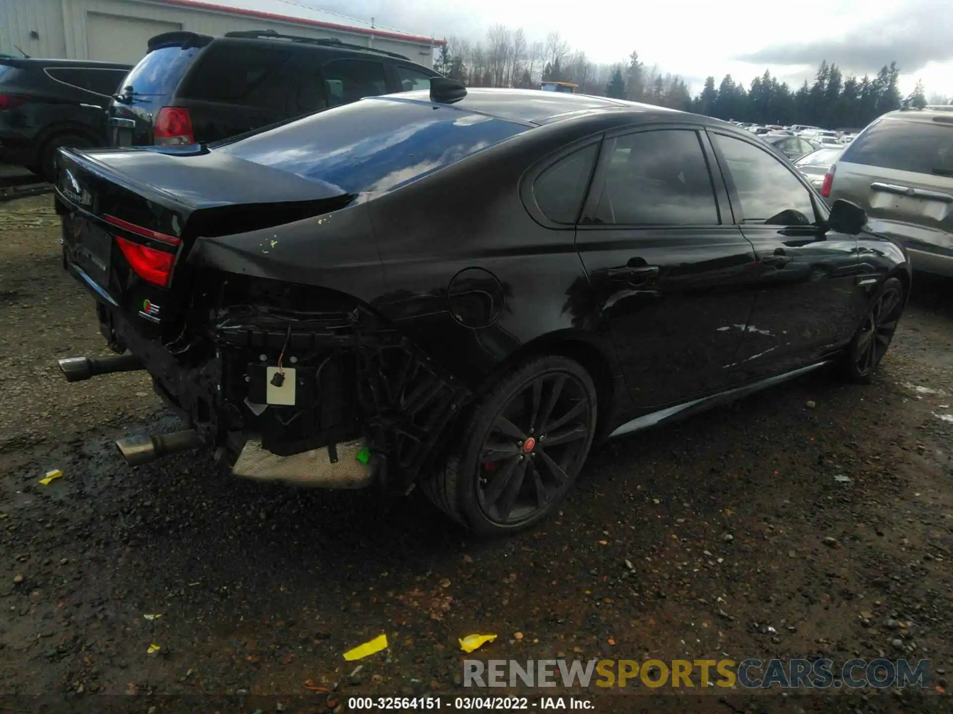 4 Photograph of a damaged car SAJBM4FV1KCY76165 JAGUAR XF 2019