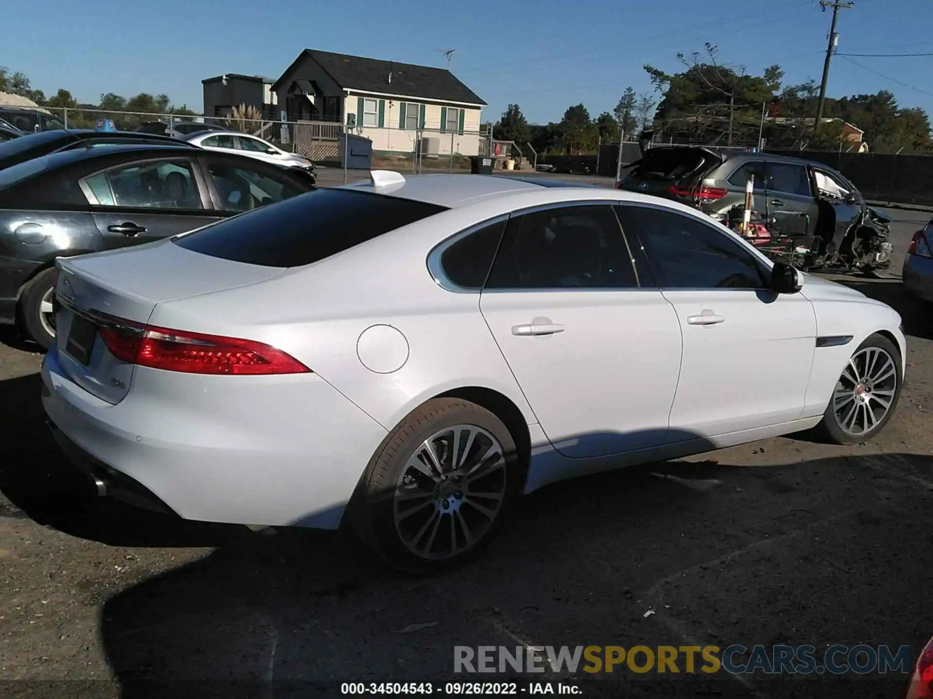 4 Photograph of a damaged car SAJBE4GXXLCY86594 JAGUAR XF 2020