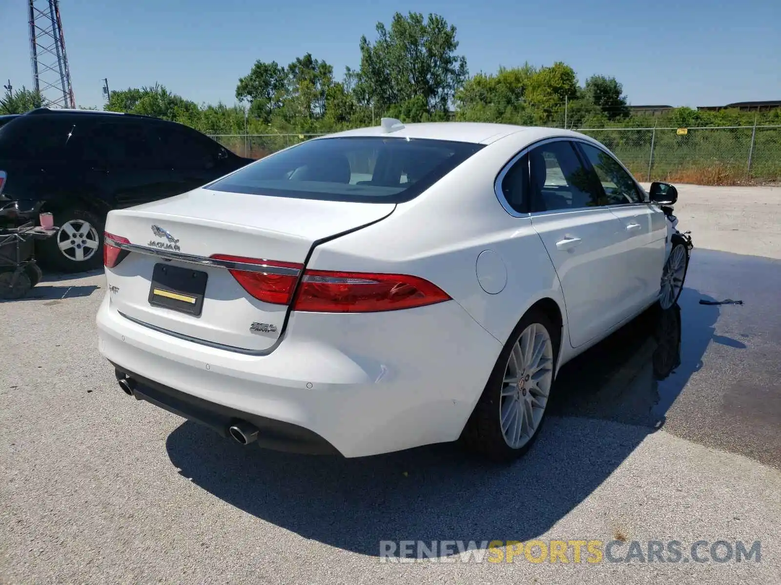 4 Photograph of a damaged car SAJBK4FXXLCY83382 JAGUAR XF 2020