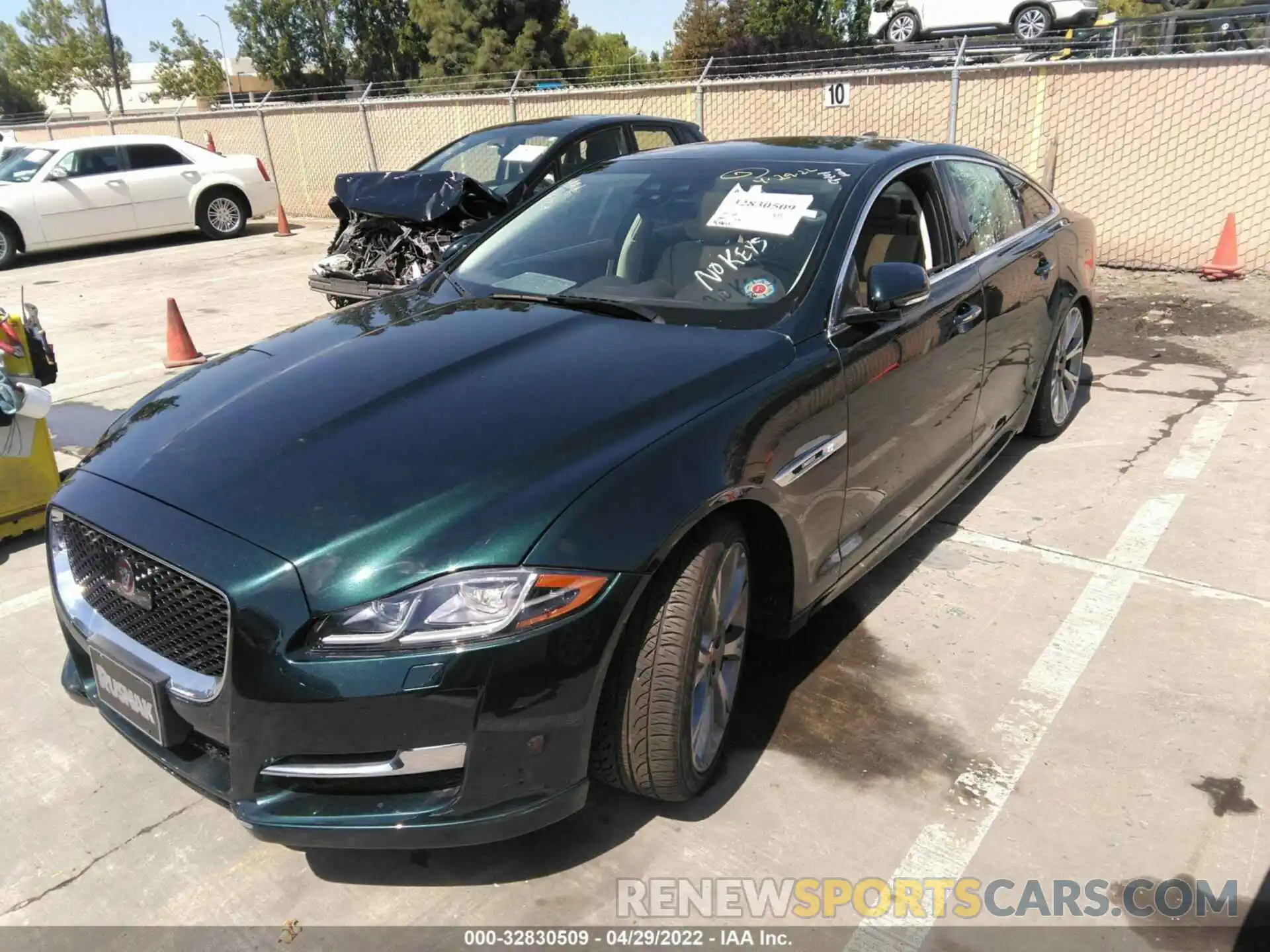 2 Фотография поврежденного автомобиля SAJWA1C70K8W20939 JAGUAR XJ 2019