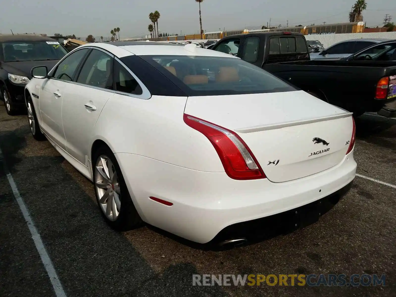 3 Photograph of a damaged car SAJWA1C72K8W19534 JAGUAR XJ 2019