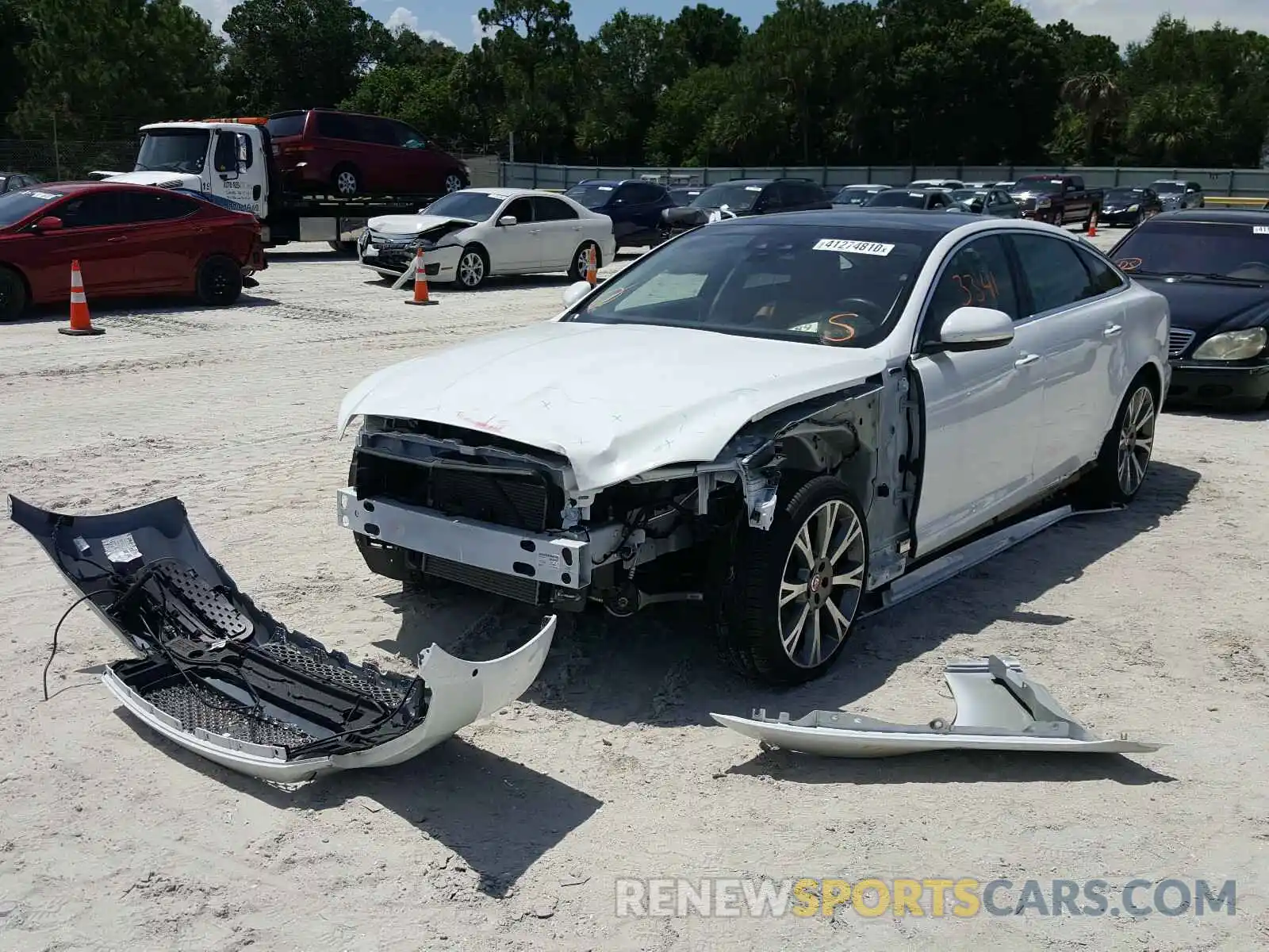 2 Photograph of a damaged car SAJWA2G75K8W19334 JAGUAR XJ 2019