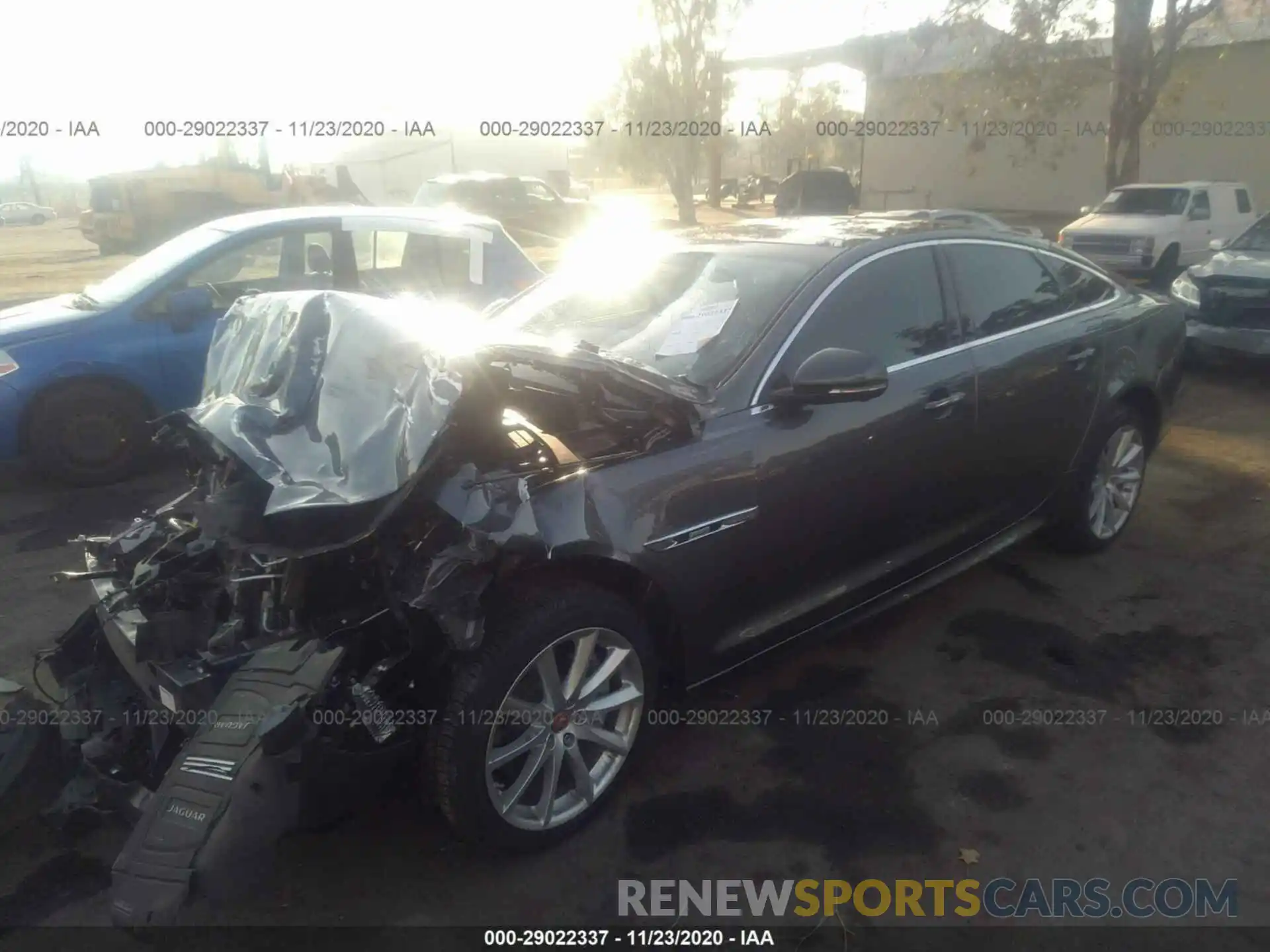 2 Photograph of a damaged car SAJWJ1CD5K8W20733 JAGUAR XJ 2019