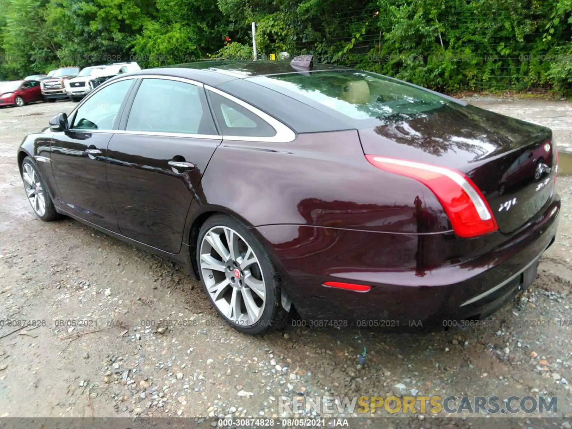 3 Photograph of a damaged car SAJWJ2GD5K8W20196 JAGUAR XJ 2019