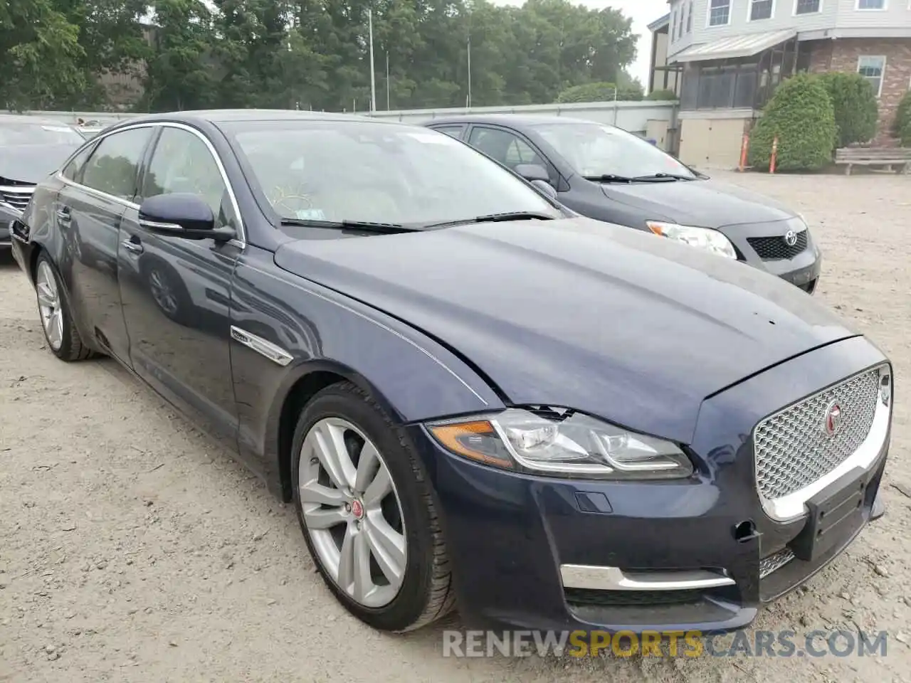 1 Photograph of a damaged car SAJWJ2GD6K8W18991 JAGUAR XJ 2019