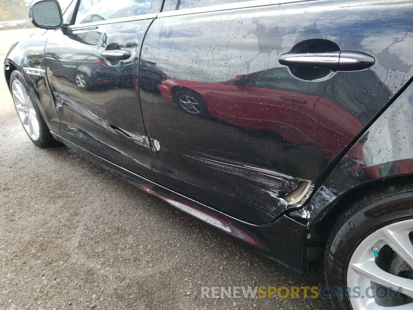 9 Photograph of a damaged car SAJXJ1CD9K8W21842 JAGUAR XJ 2019