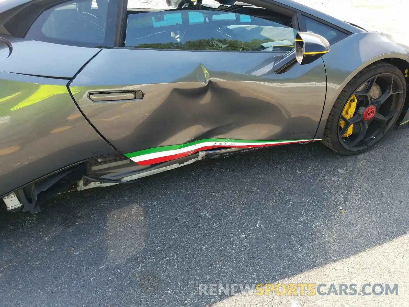 9 Photograph of a damaged car ZHWUD4ZF6KLA11472 LAMBORGHINI ALL MODELS 2019