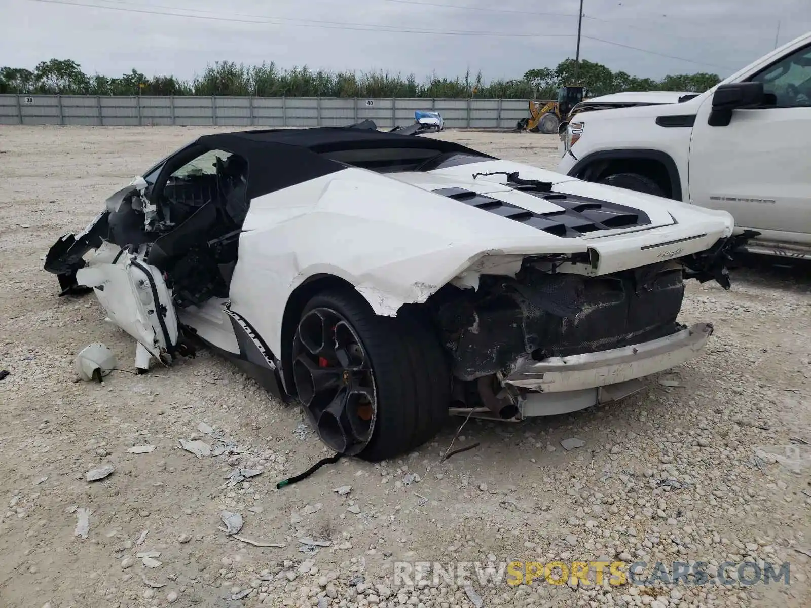 3 Photograph of a damaged car ZHWUR2ZF0KLA12333 LAMBORGHINI ALL MODELS 2019