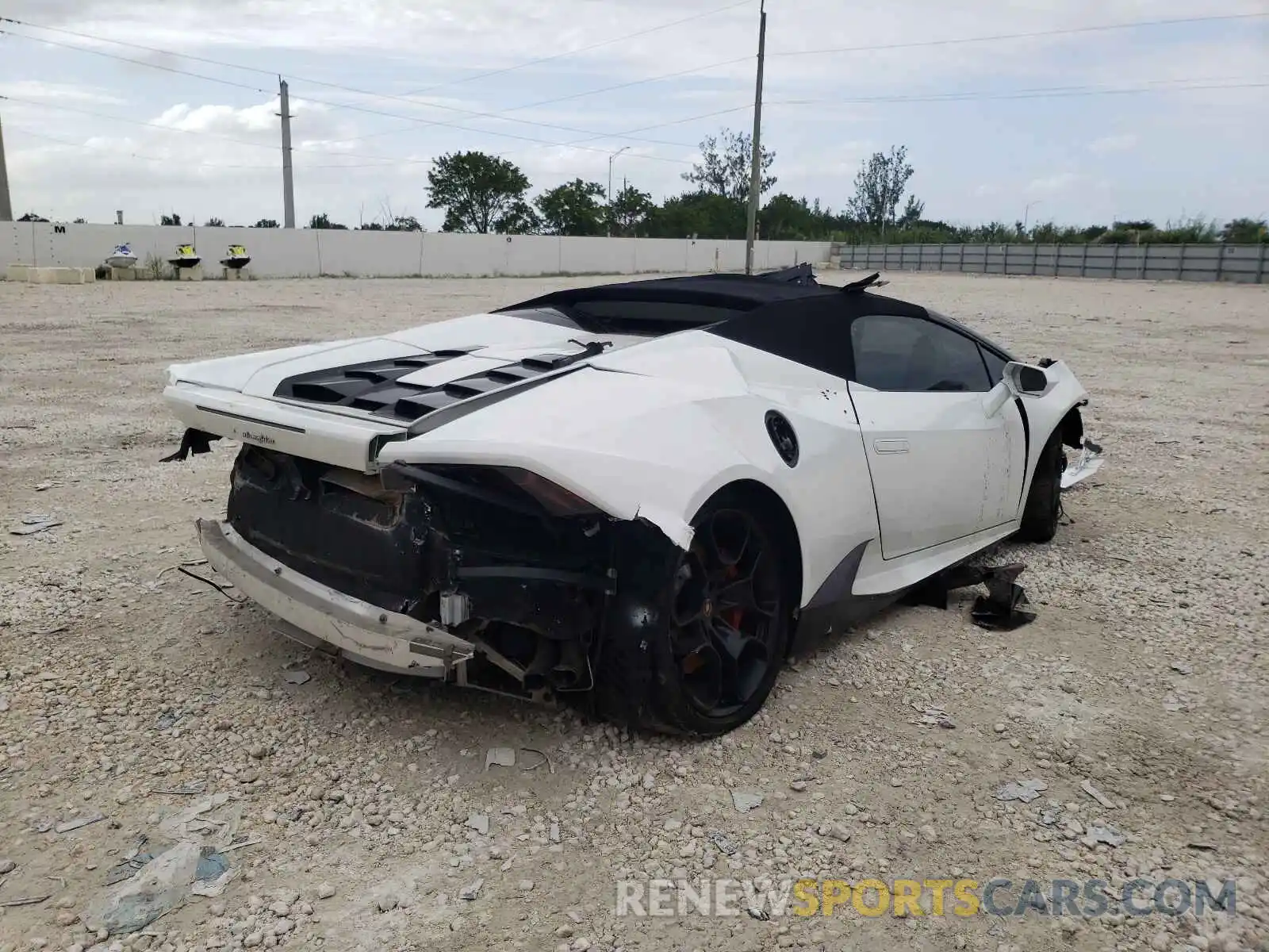 4 Photograph of a damaged car ZHWUR2ZF0KLA12333 LAMBORGHINI ALL MODELS 2019