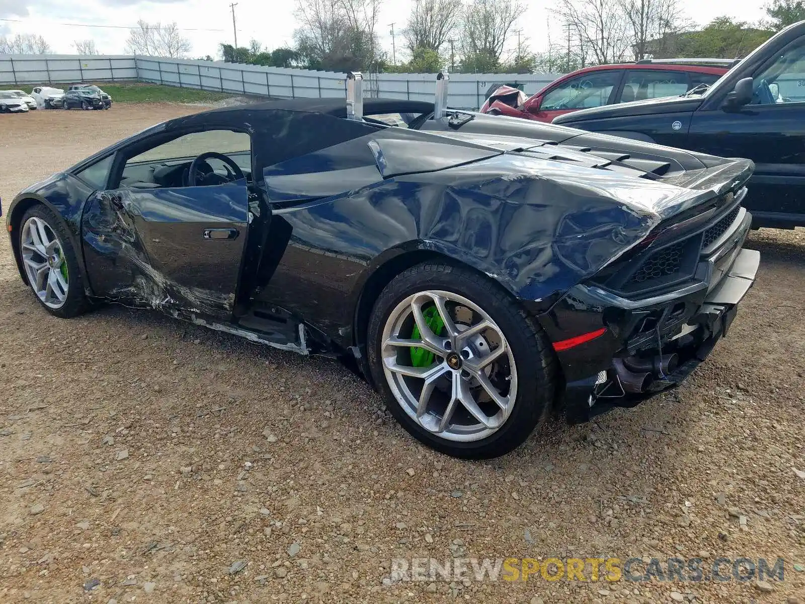 3 Photograph of a damaged car ZHWUR2ZF9KLA11682 LAMBORGHINI ALL MODELS 2019