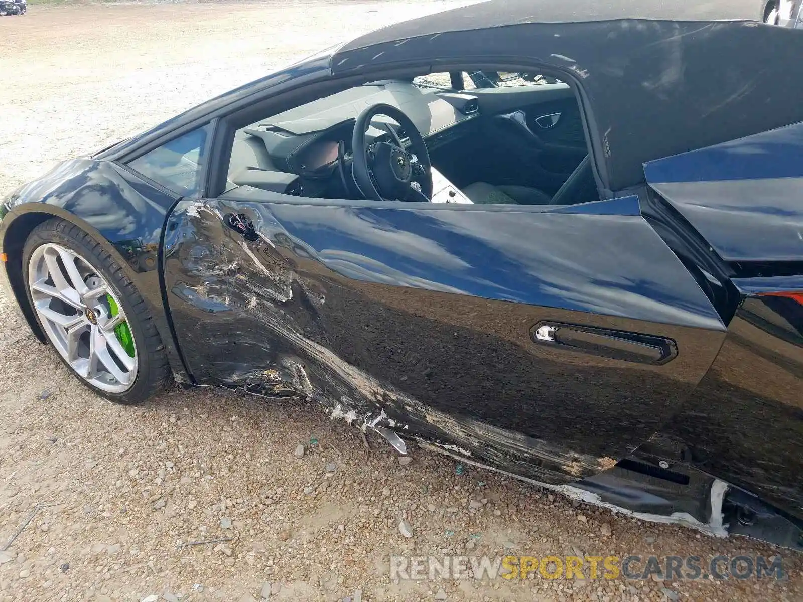 9 Photograph of a damaged car ZHWUR2ZF9KLA11682 LAMBORGHINI ALL MODELS 2019