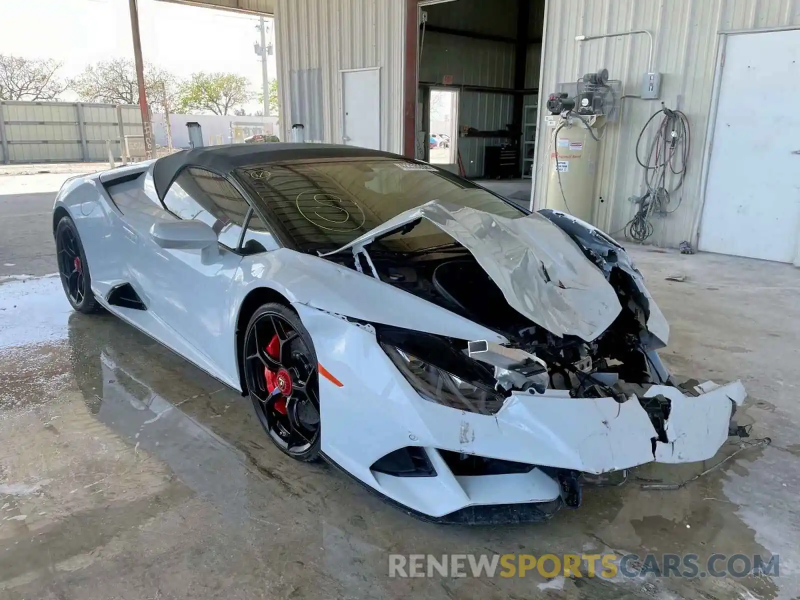 1 Photograph of a damaged car ZHWUT4ZF0LLA13660 LAMBORGHINI ALL MODELS 2020