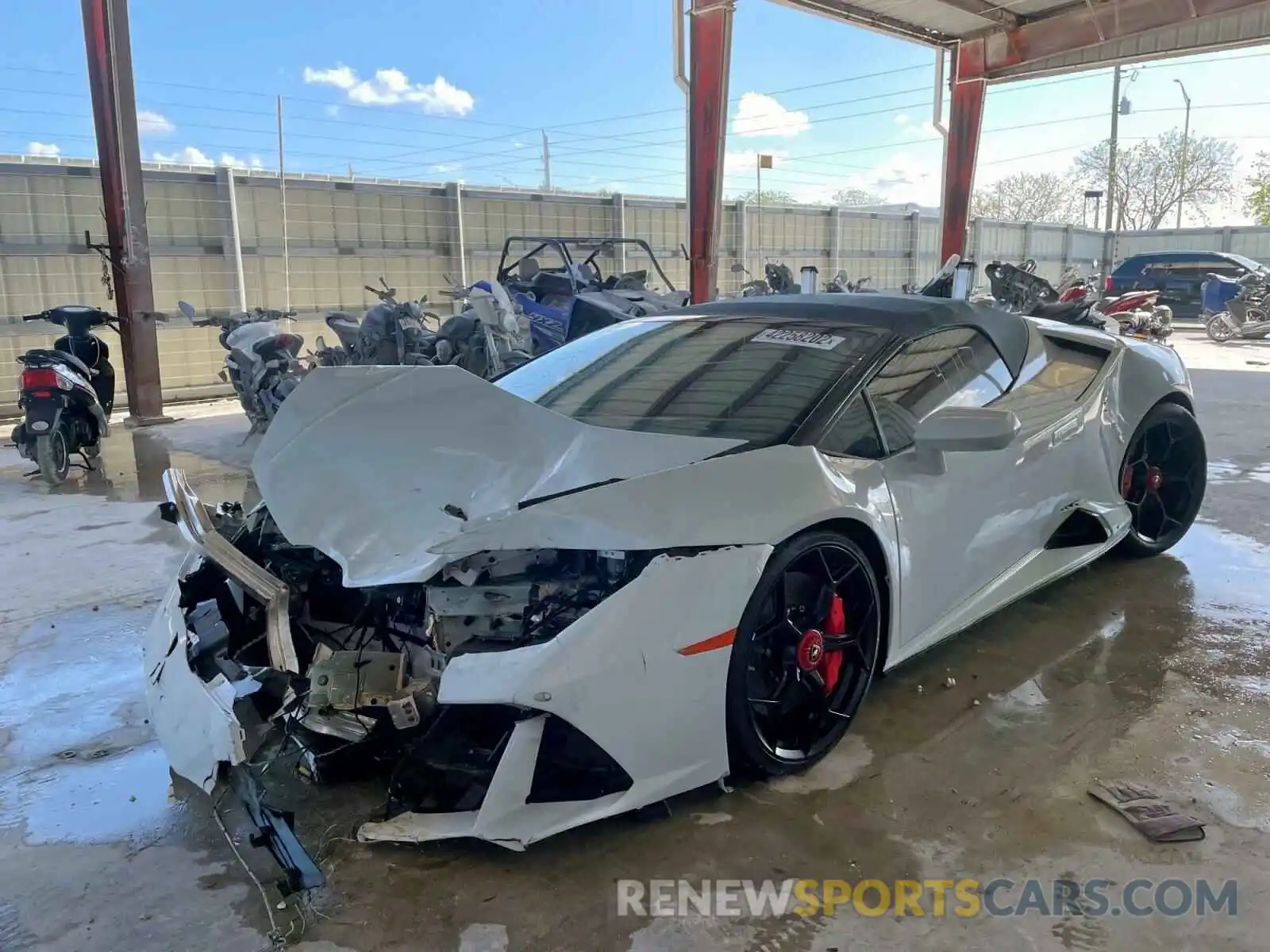 2 Photograph of a damaged car ZHWUT4ZF0LLA13660 LAMBORGHINI ALL MODELS 2020