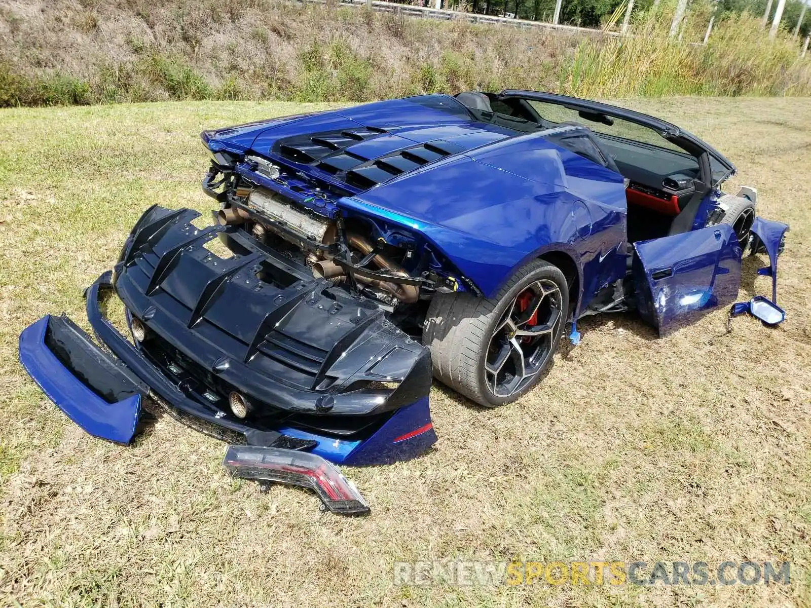 4 Photograph of a damaged car ZHWUT4ZF1LLA12985 LAMBORGHINI ALL MODELS 2020