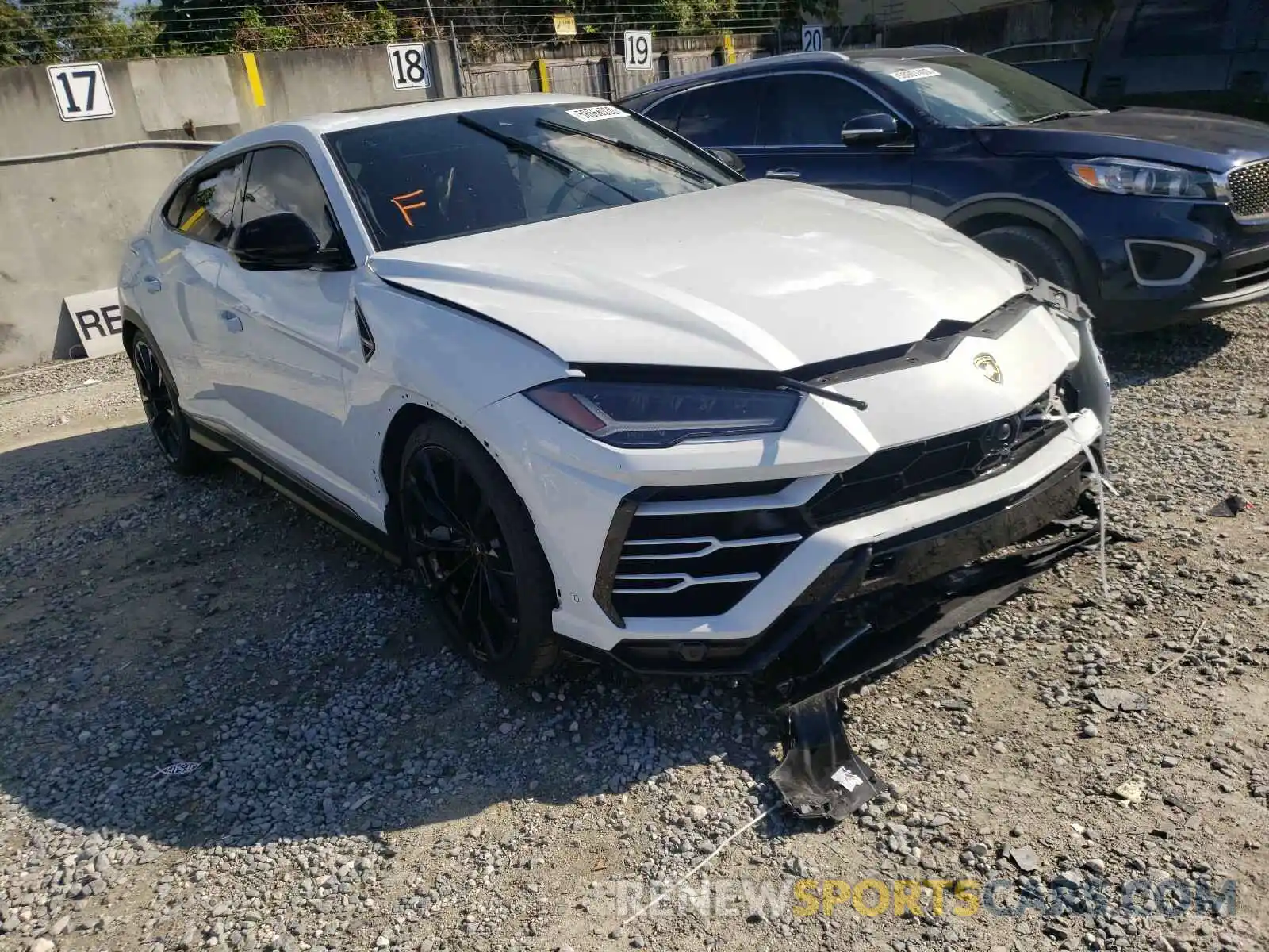 1 Photograph of a damaged car ZPBUA1ZL4LLA07787 LAMBORGHINI ALL MODELS 2020